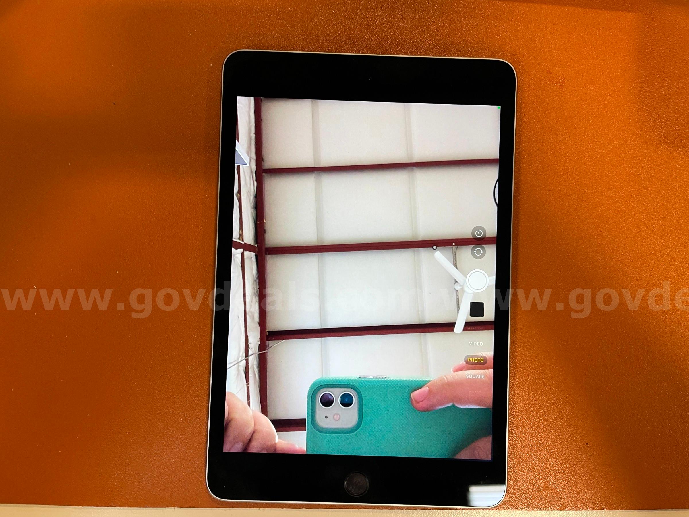 iPad Mini 4 | WiFi only | 128GB (ID# 47384) (D-Case) (NoUPC) Apple iPad Mini Government Surplus Auction - Photo #5
