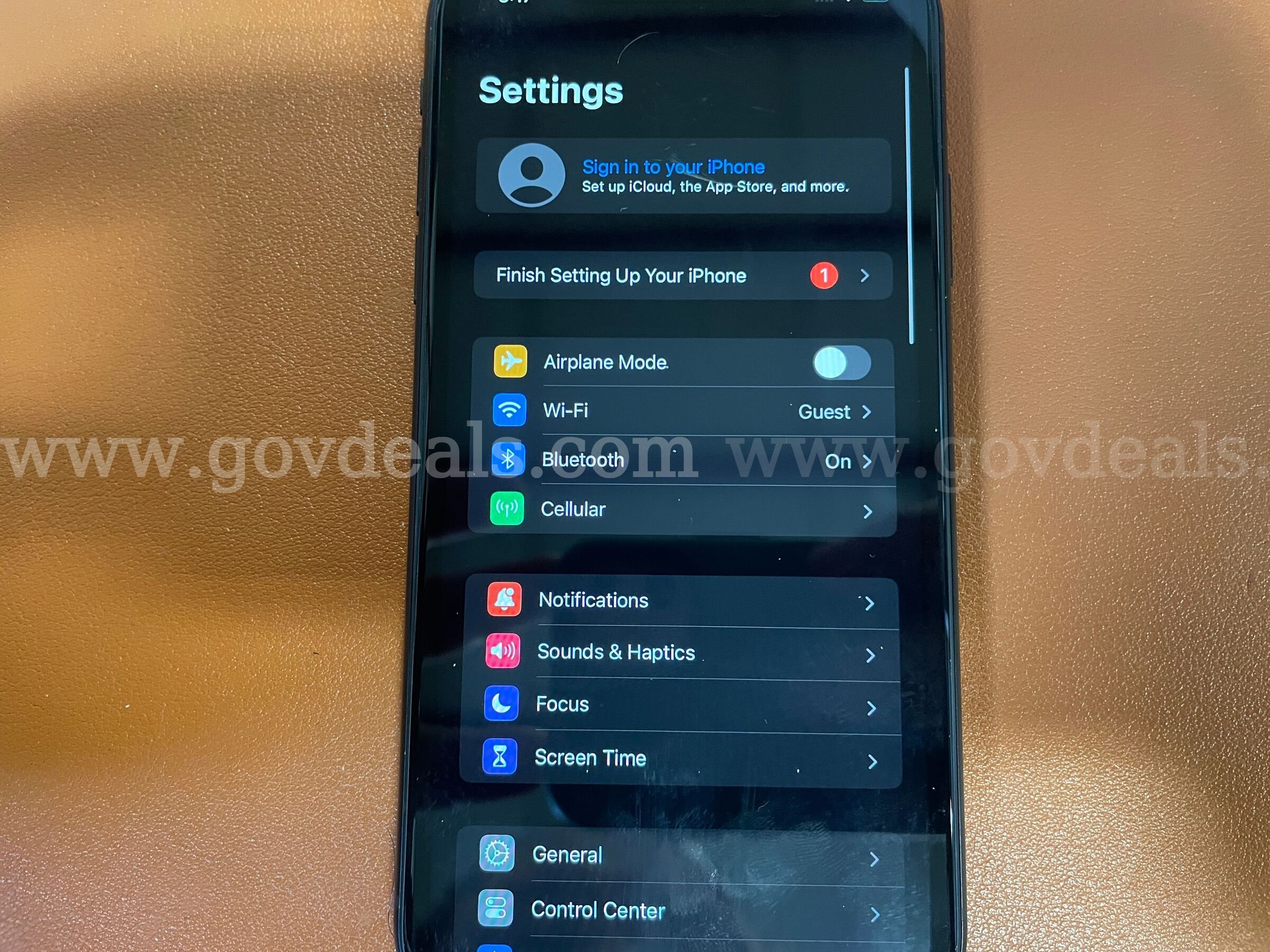 iPhone XR | 64GB | Black (ID# 47547) (D-Case) (NoUPC) Apple iPhone Government Surplus Auction - Photo #4