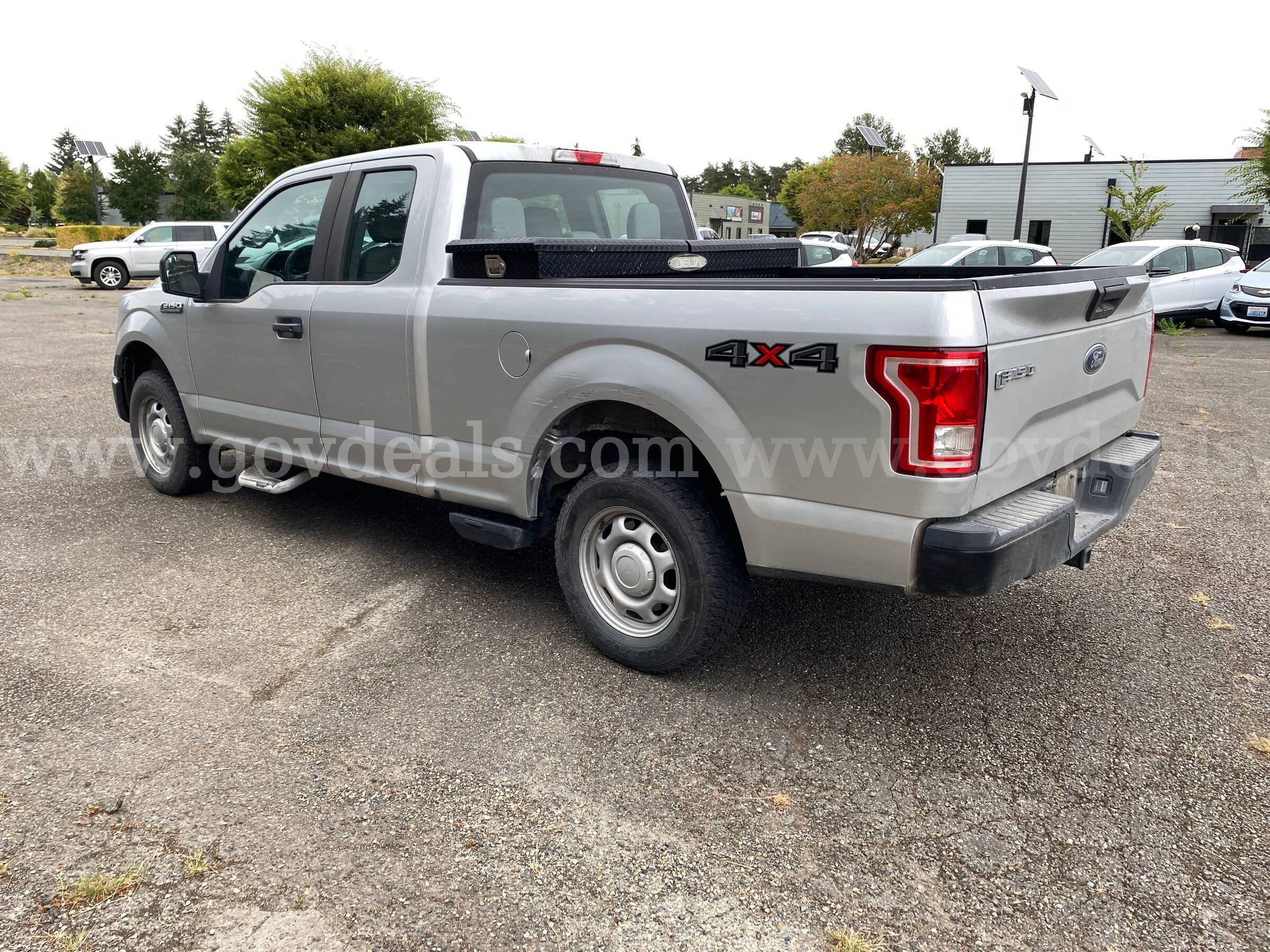 2017 Ford F-150 XL SuperCab 6.5-ft. Bed 4WD PU (ID #47563) (AVI) (26-2778) 179 Ford F-150 Government Surplus Auction - Photo #3