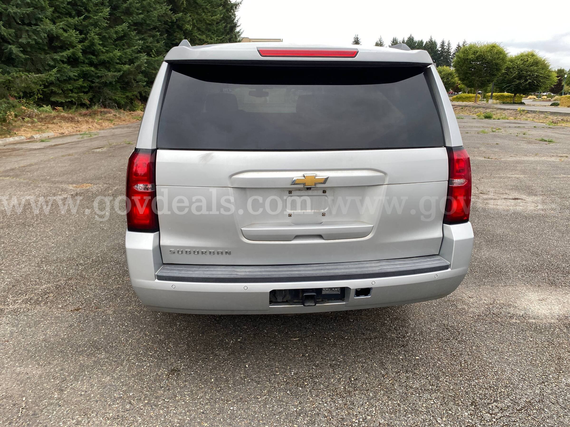 2017 Chevrolet Suburban 4DR 4WD SUV (ID #47566) (CW) (26-2780) 179 Chevrolet Suburban Government Surplus Auction - Photo #4