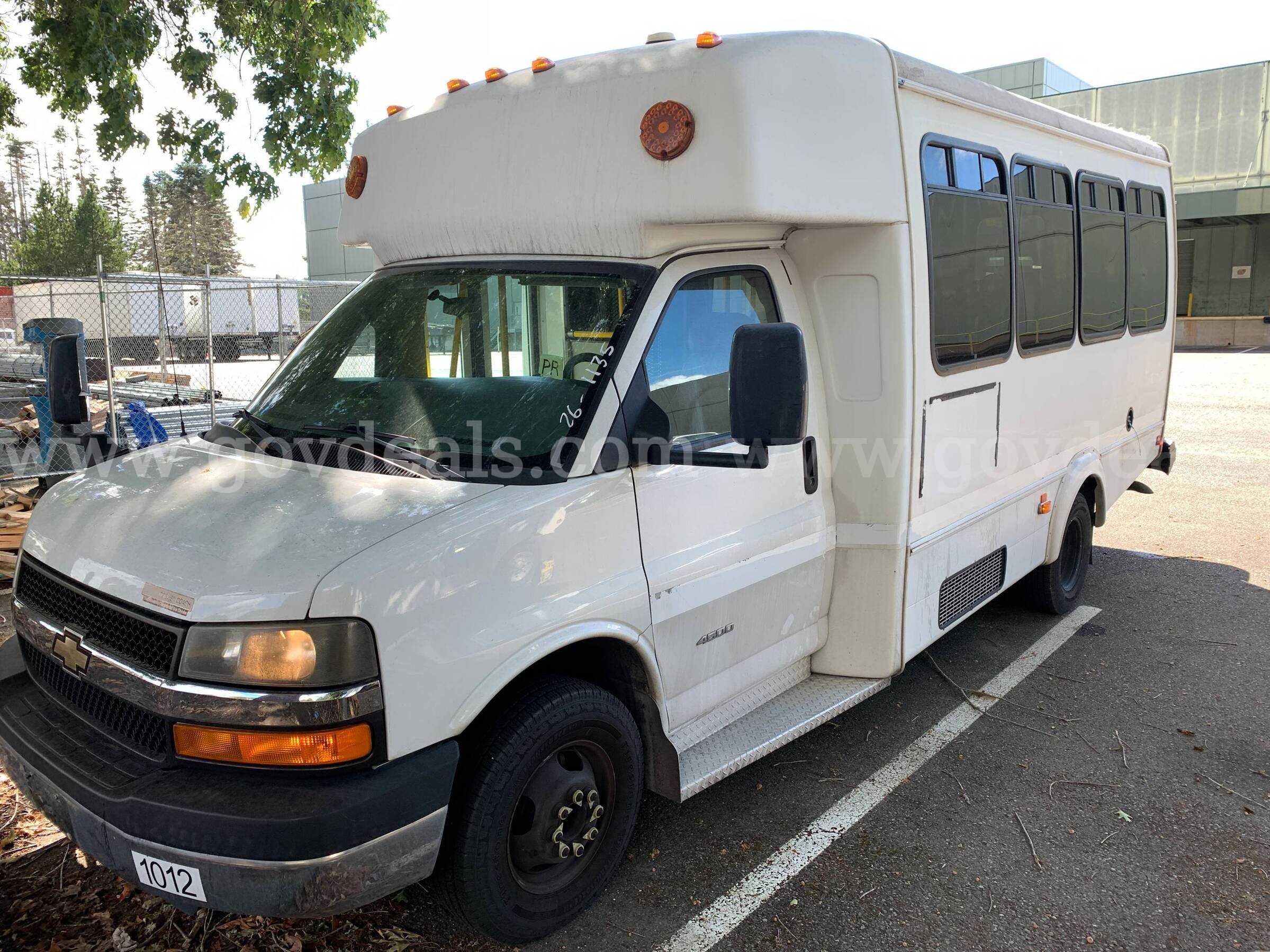 2013 Chevrolet Express G4500 Shuttle Bus w/ Wheelchair Lift (ID# 47569) (PRT) (26-1135) 11700