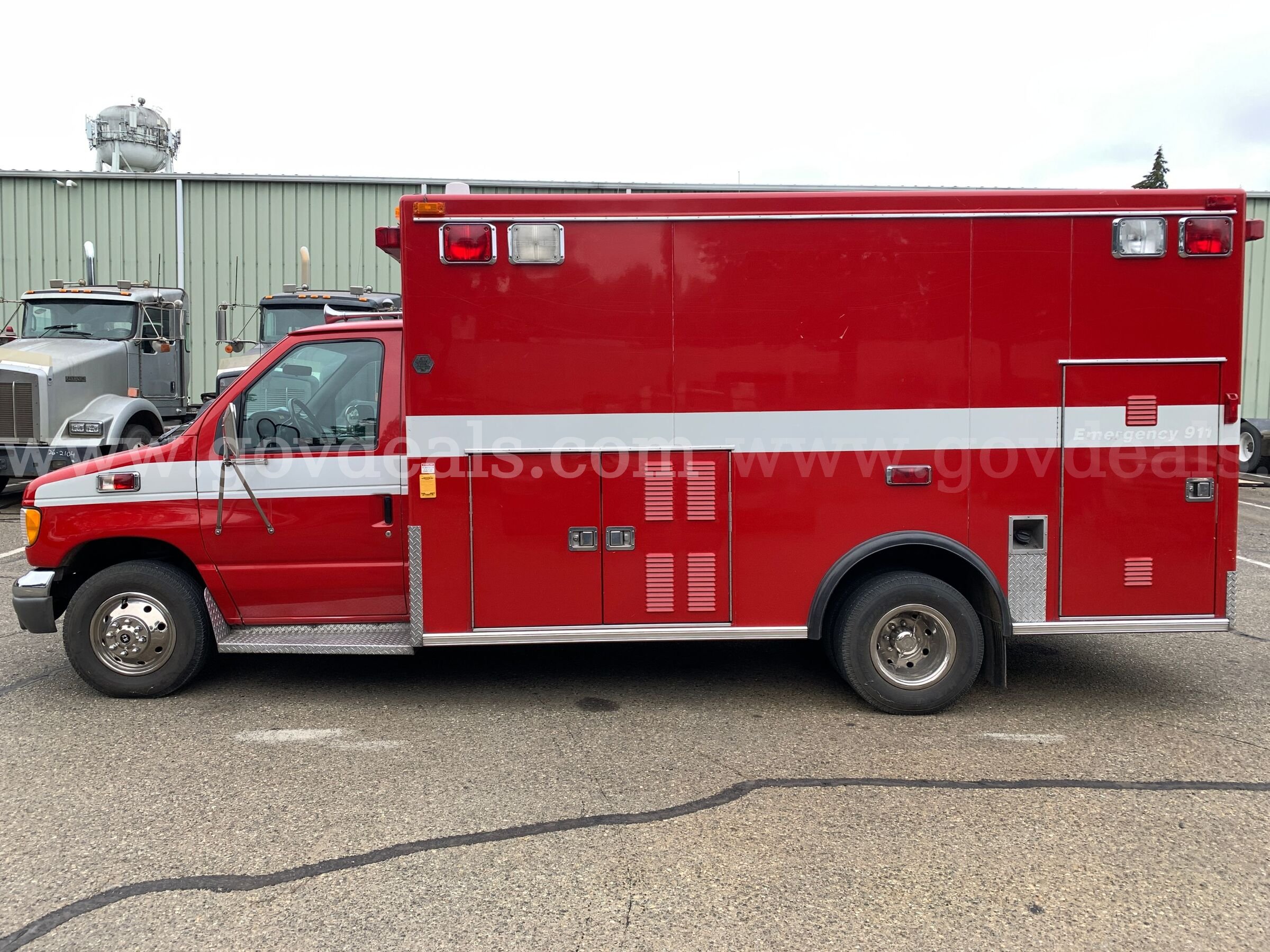 1999 Ford Econoline RVC E-450 Super Duty DRW Fire-Ambulance Vehicle (ID#47571) (E04) (26-2538) 33400 Ford Super Duty Government Surplus Auction - Photo #2