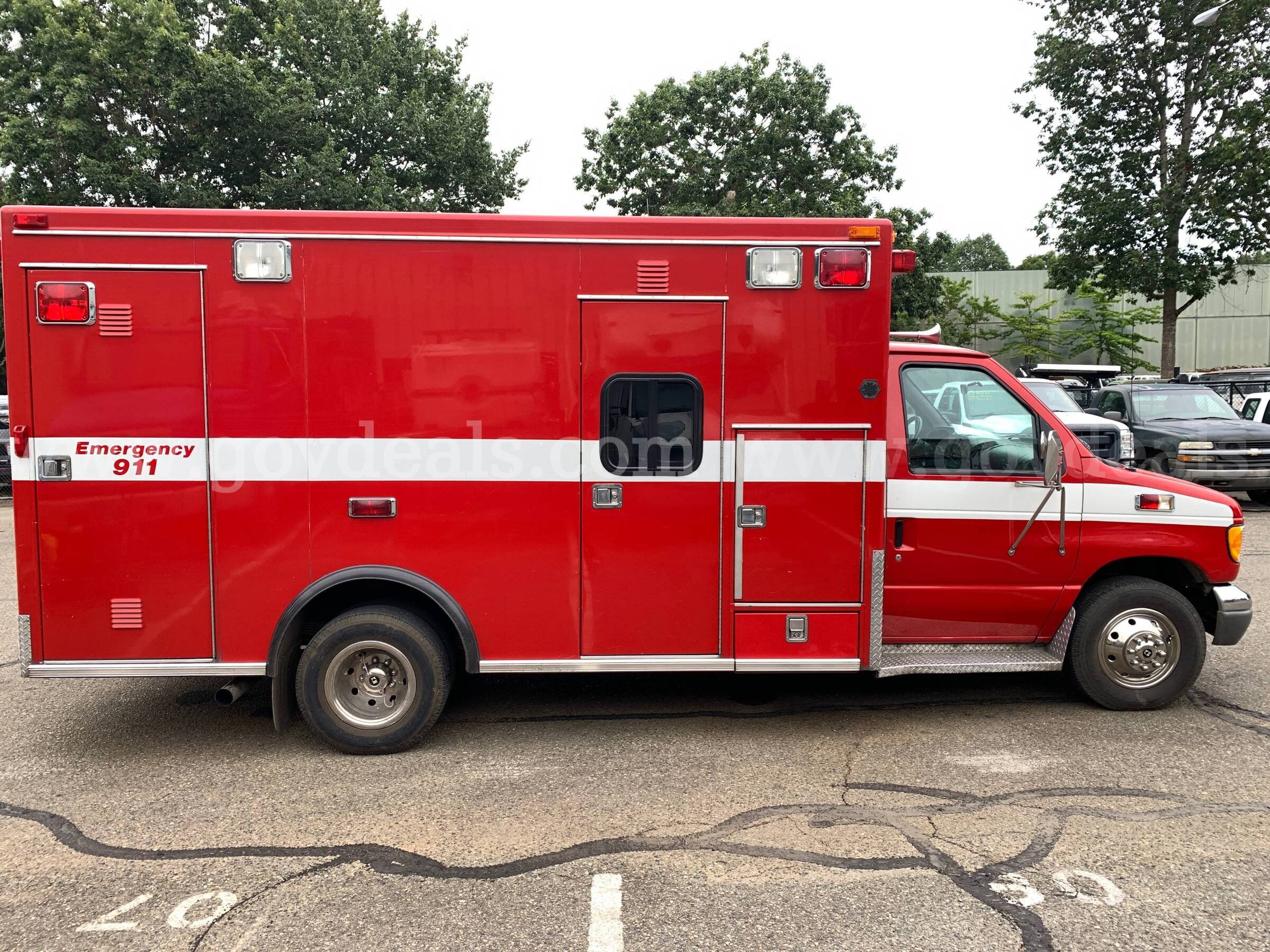 1999 Ford Econoline RVC E-450 Super Duty DRW Fire-Ambulance Vehicle (ID#47571) (E04) (26-2538) 33400 Ford Super Duty Government Surplus Auction - Photo #6