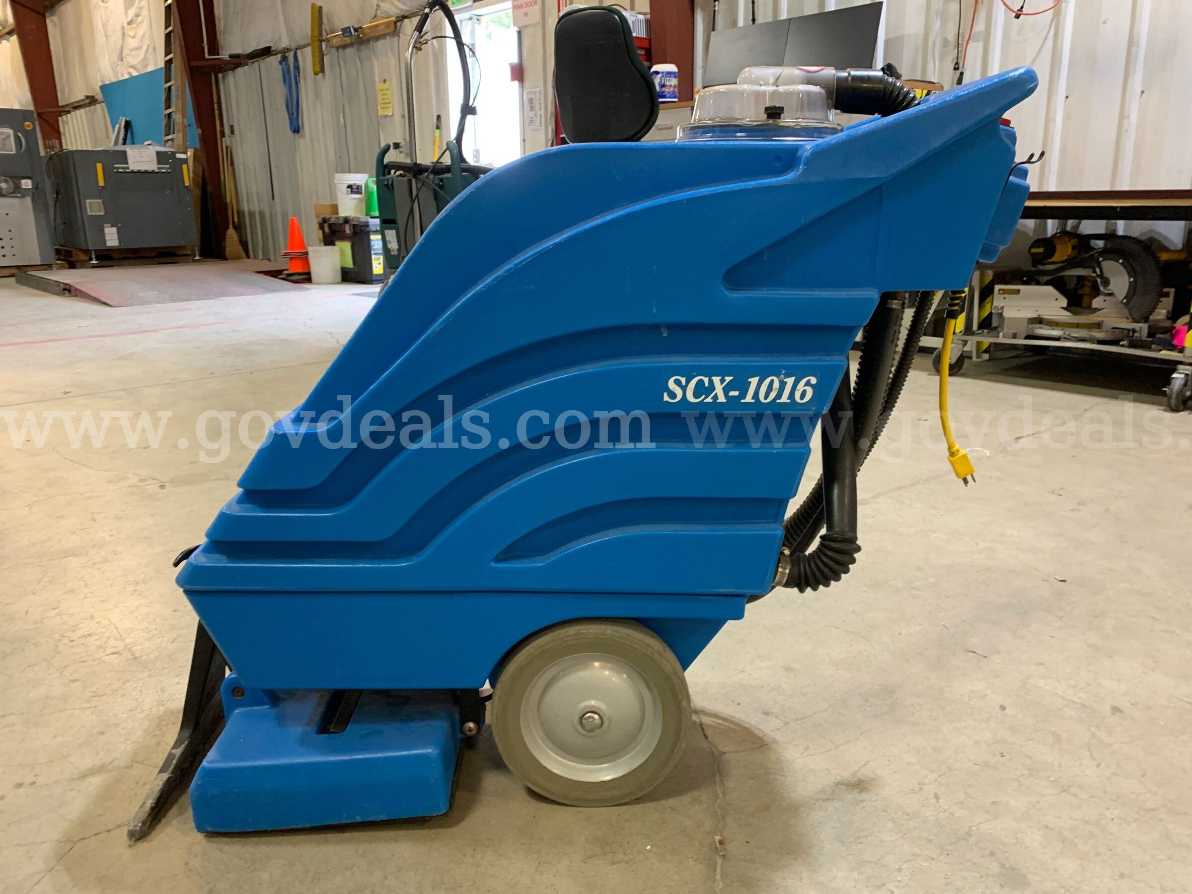 Castex SCX-1016 Carpet Extractor (ID #47580) (J4-1L) (26-1905-3) 310 CASTEX 1016 Government Surplus Auction - Photo #3