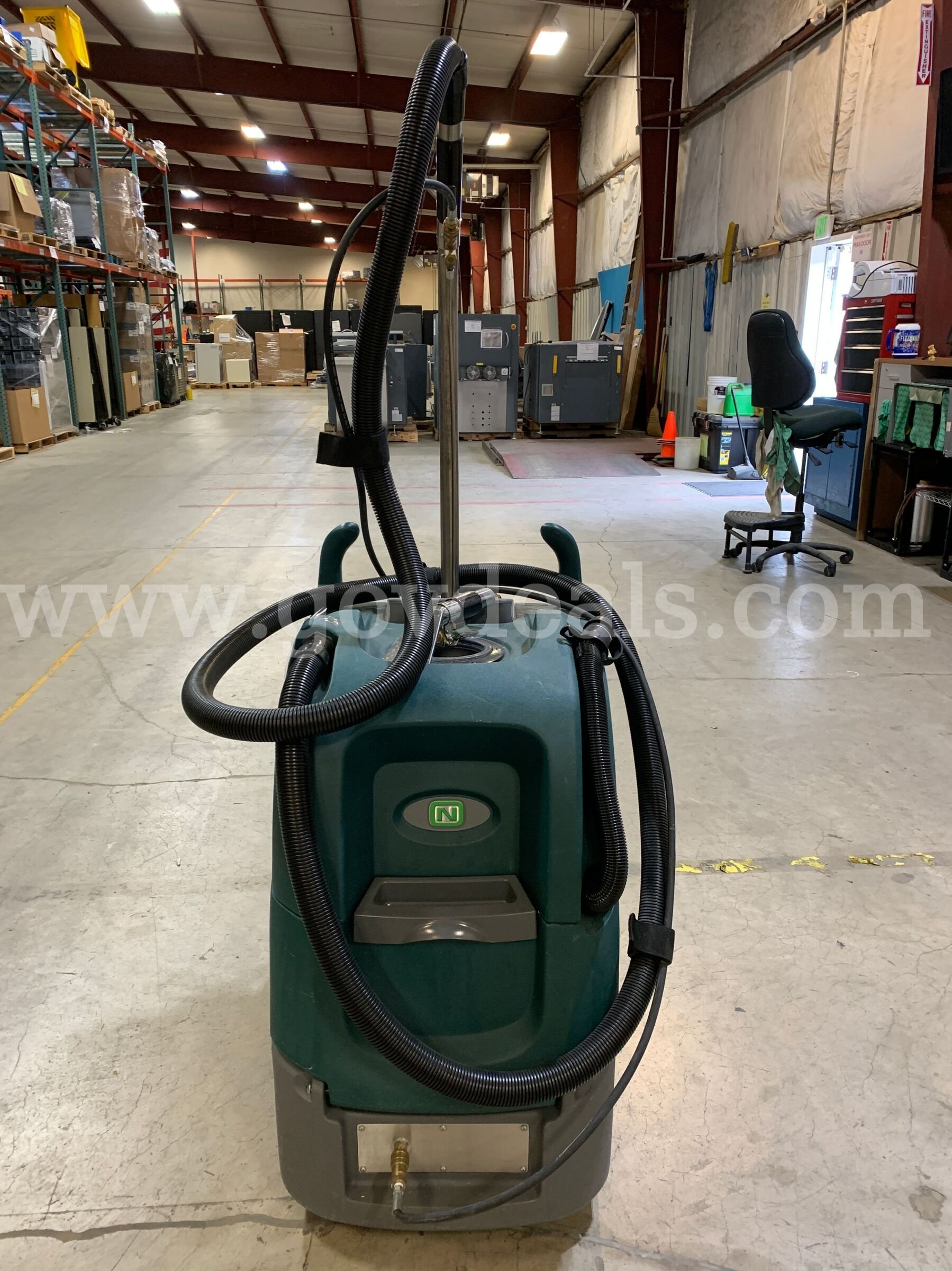 Nobles Explorer H2 Carpet Extractor (ID #47581) (H8-1R) (26-1905-4) 310 NOBLES Explorer Government Surplus Auction - Photo #4