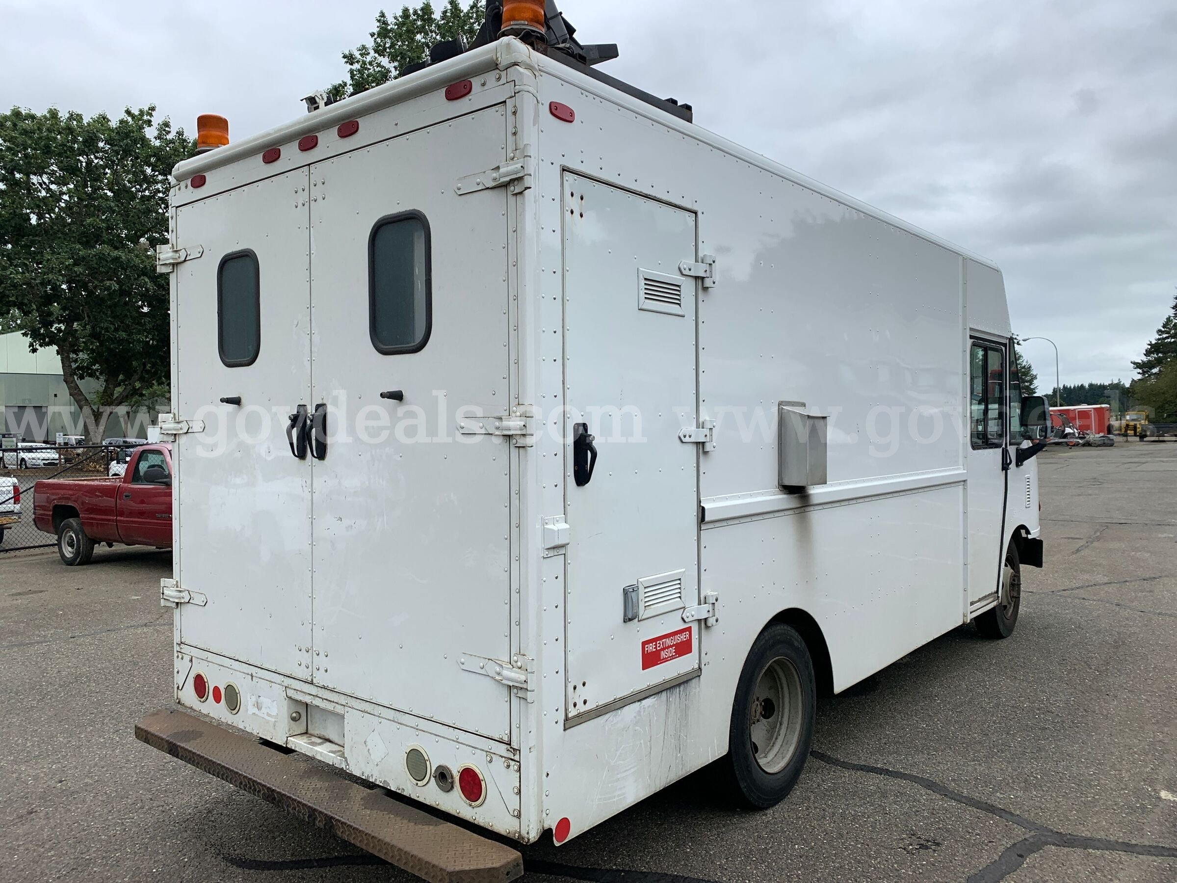 2005 Workhorse P42 Step Van w/ Message Sign *Tow-Away* (ID# 47583) (EF0) (26-2370) 405+ Workhorse 2370 Government Surplus Auction - Photo #5
