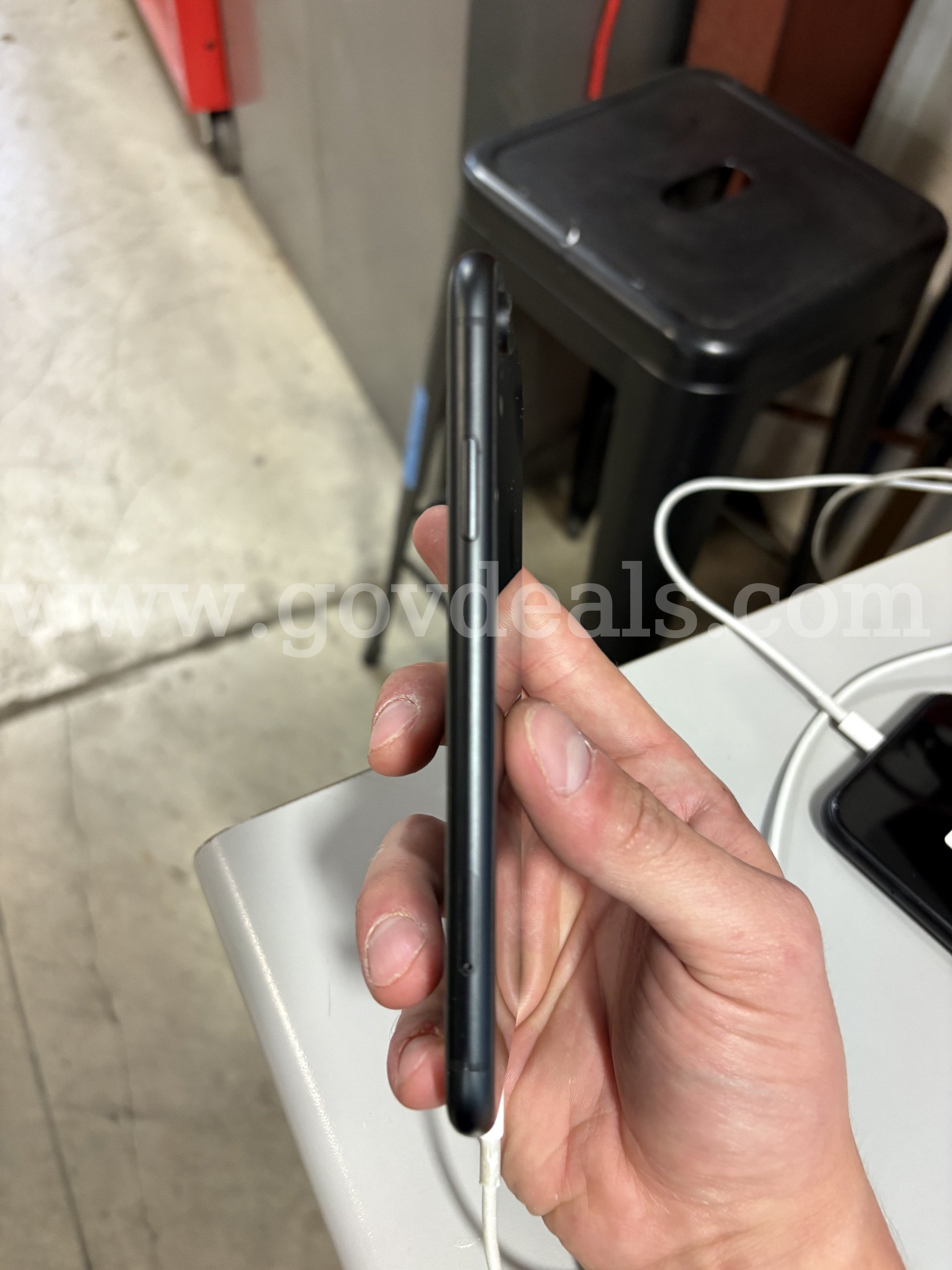 Apple iPhone XR 64GB Black – Unlocked – 97% Battery Health – Tested (ID# 47584) (J1-2R) (No UPC) (#5) Apple iPhone Government Surplus Auction - Photo #6