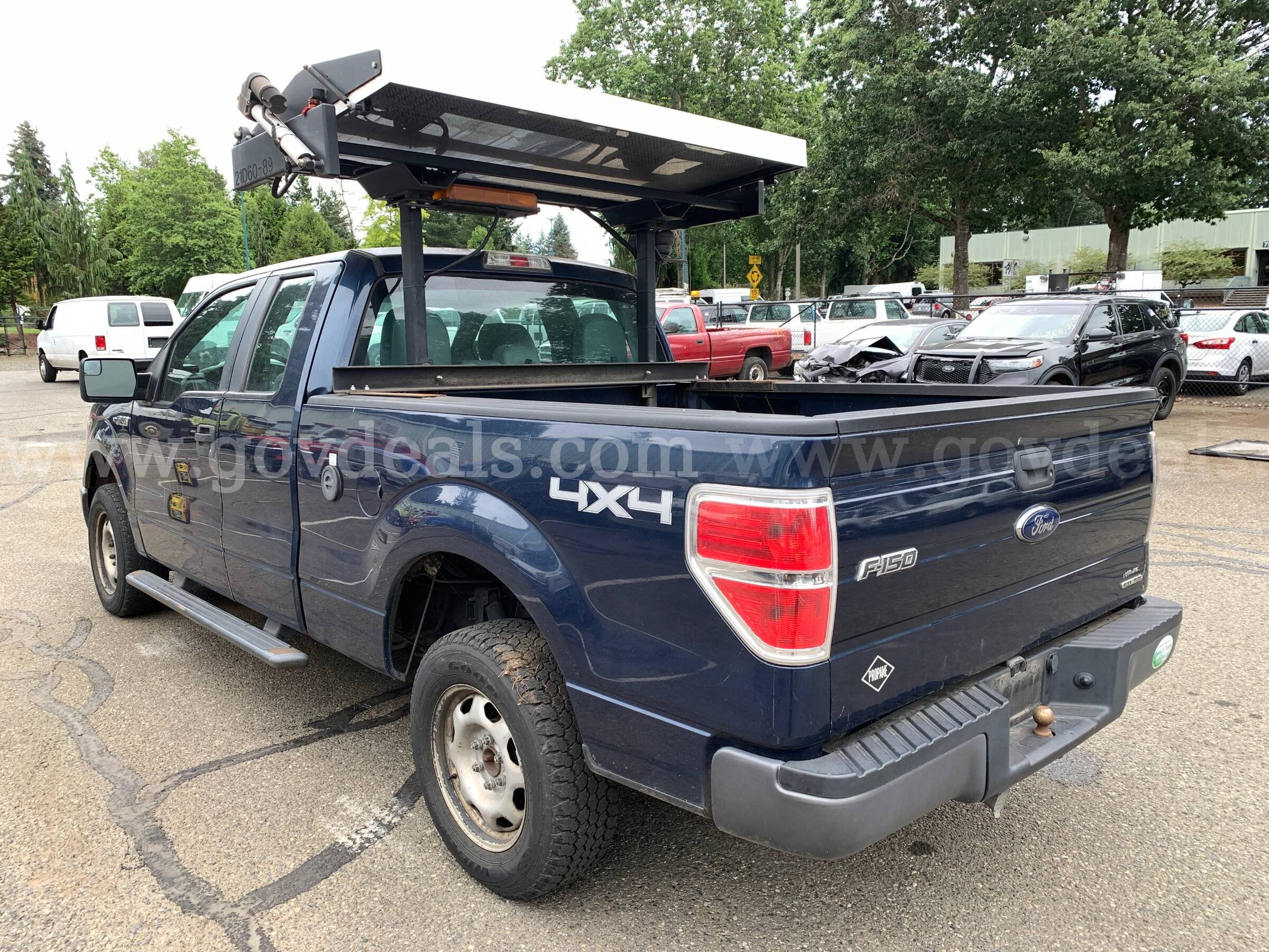 2014 Ford F-150 XL SuperCab 4WD Truck w/ Message Sign *Tow-Away* (ID# 47587) (EF4) (26-2402) 405 Ford F-150 Government Surplus Auction - Photo #3