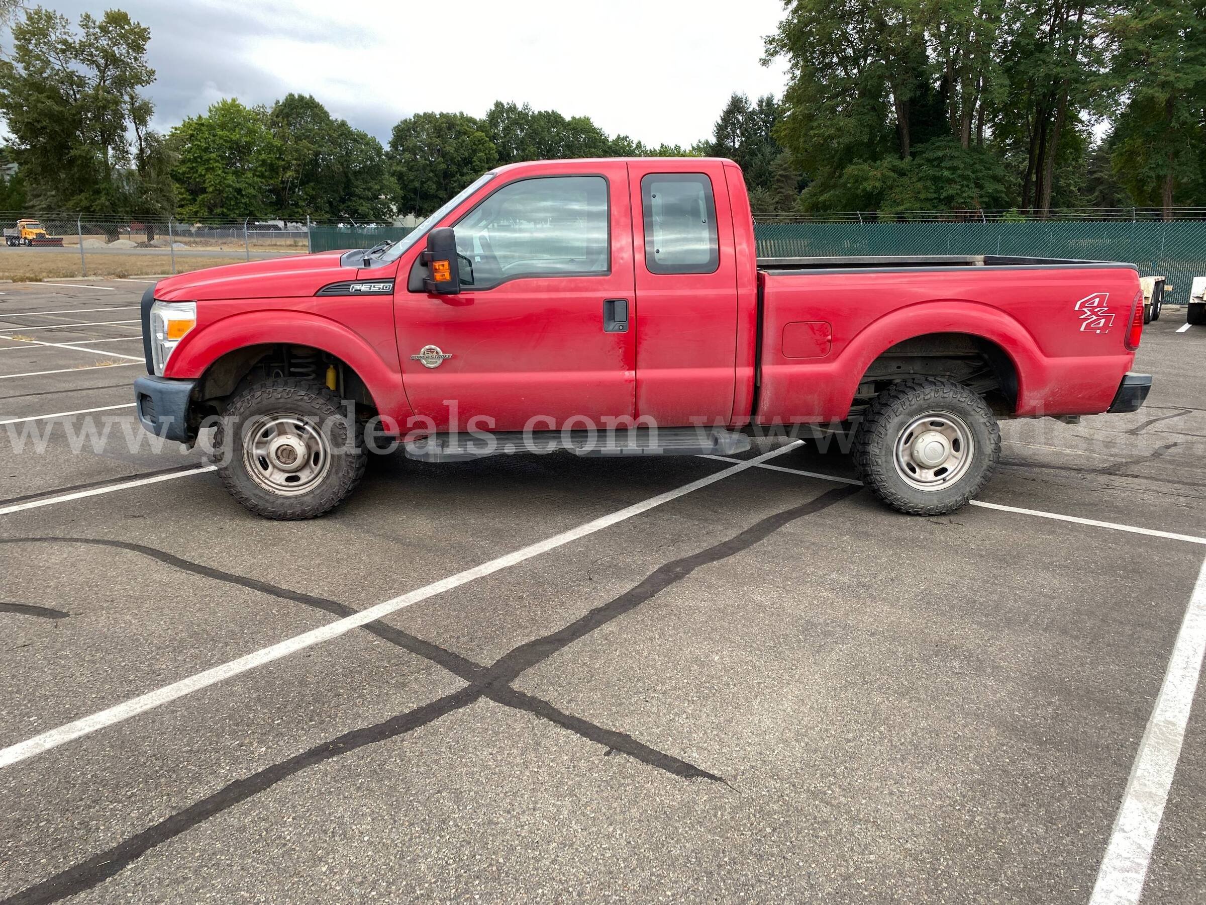 2015 Ford F-350 SD XL SuperCab 4WD 6.5' Bed Diesel PU (ID #47593) (AVI) (26-2687) 490 Ford F-350 Government Surplus Auction - Photo #2