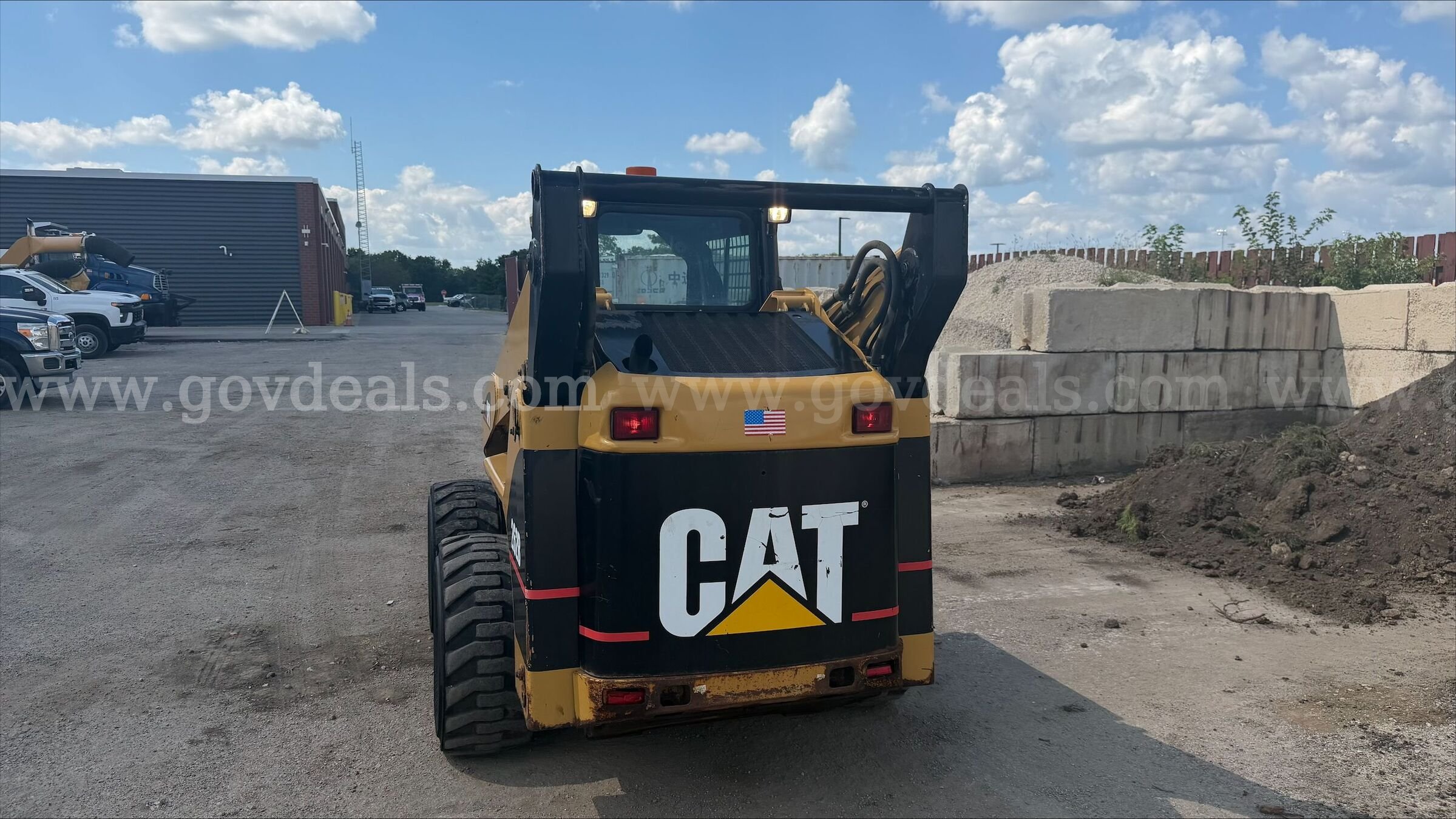 CAT 262B Skid Steer Caterpillar 262B Government Surplus Auction - Photo #3