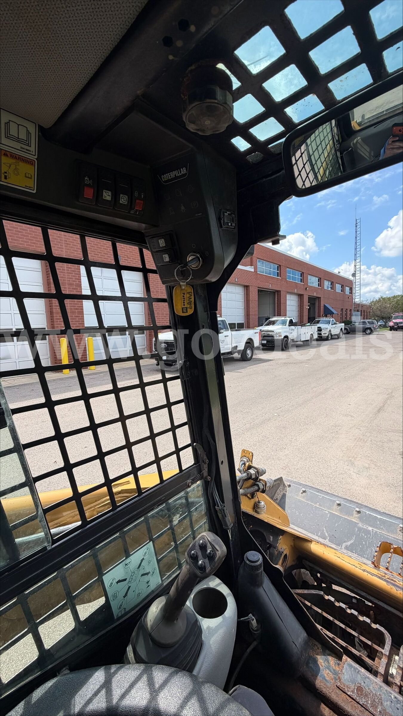 CAT 262B Skid Steer Caterpillar 262B Government Surplus Auction - Photo #6