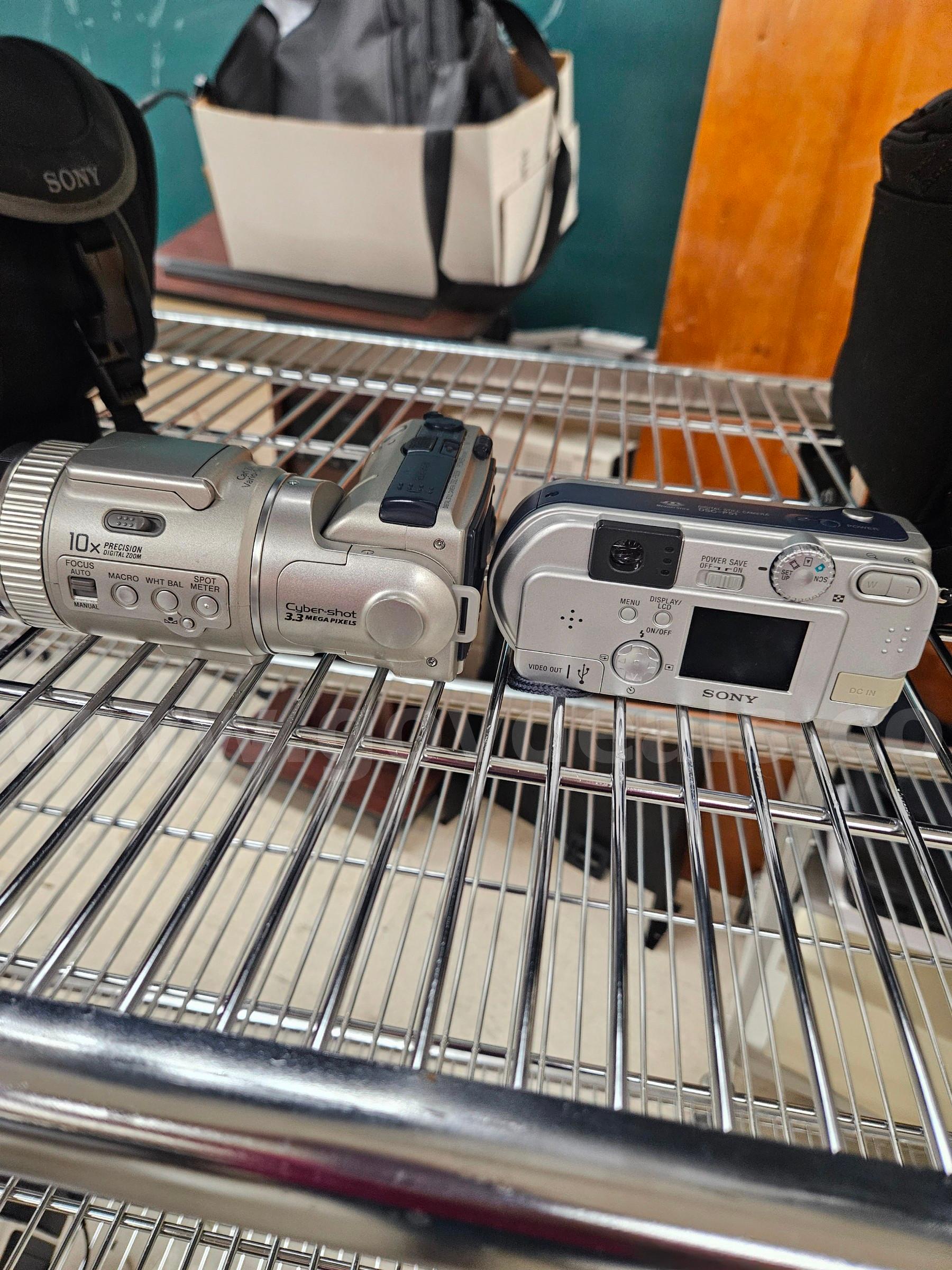 Two Digital Cameras Sony  Government Surplus Auction - Photo #2