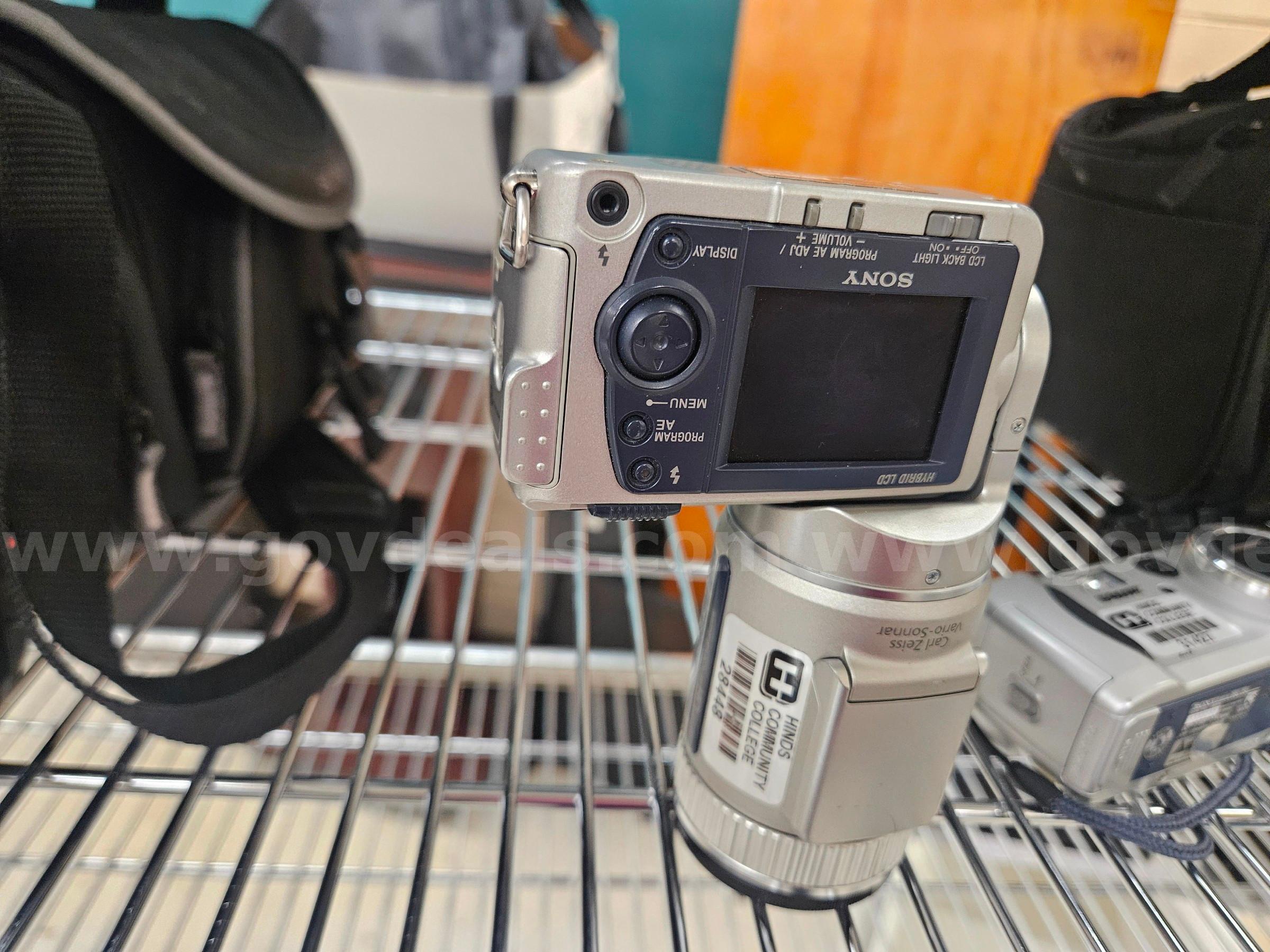 Two Digital Cameras Sony  Government Surplus Auction - Photo #3