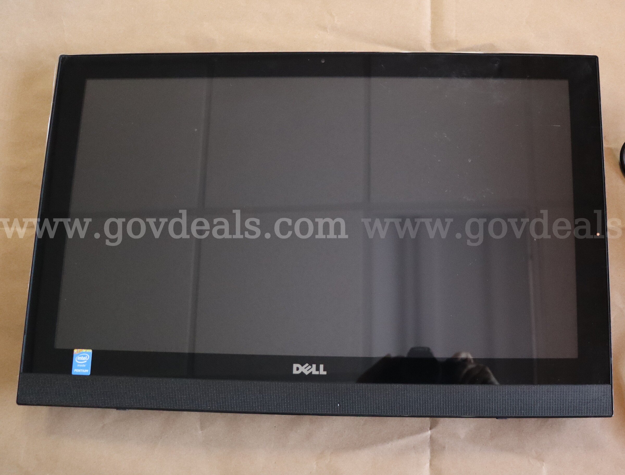 (1) Dell Inspiron 20 All In One Desktop Computer