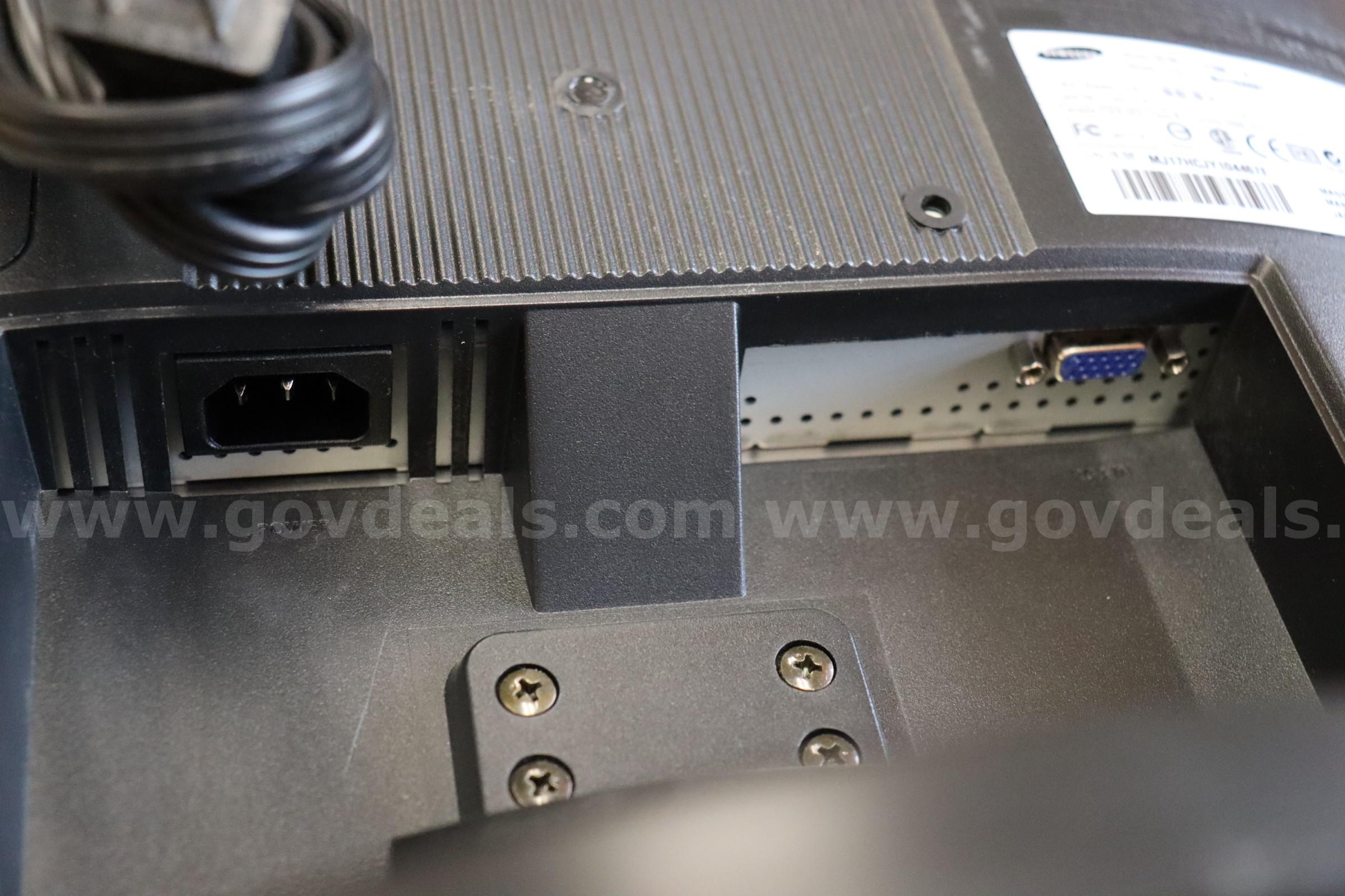 Samsung SyncMaster 712N 17" Monitor Samsung 712N Government Surplus Auction - Photo #5