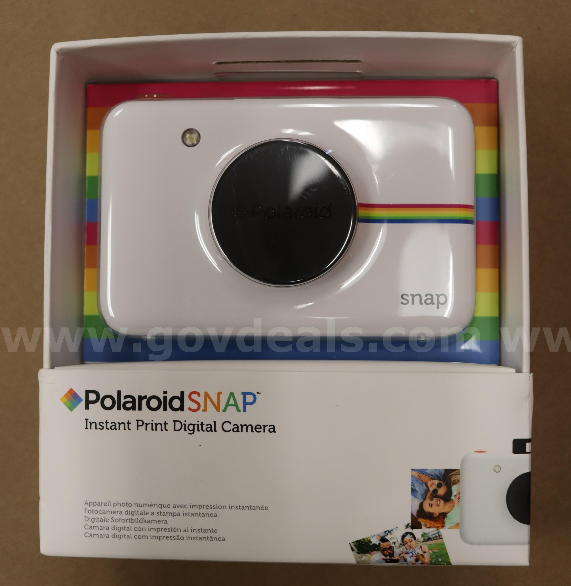 Polaroid SNAP Instant Camera w/ case & paper Polaroid SNAP Government Surplus Auction - Photo #3