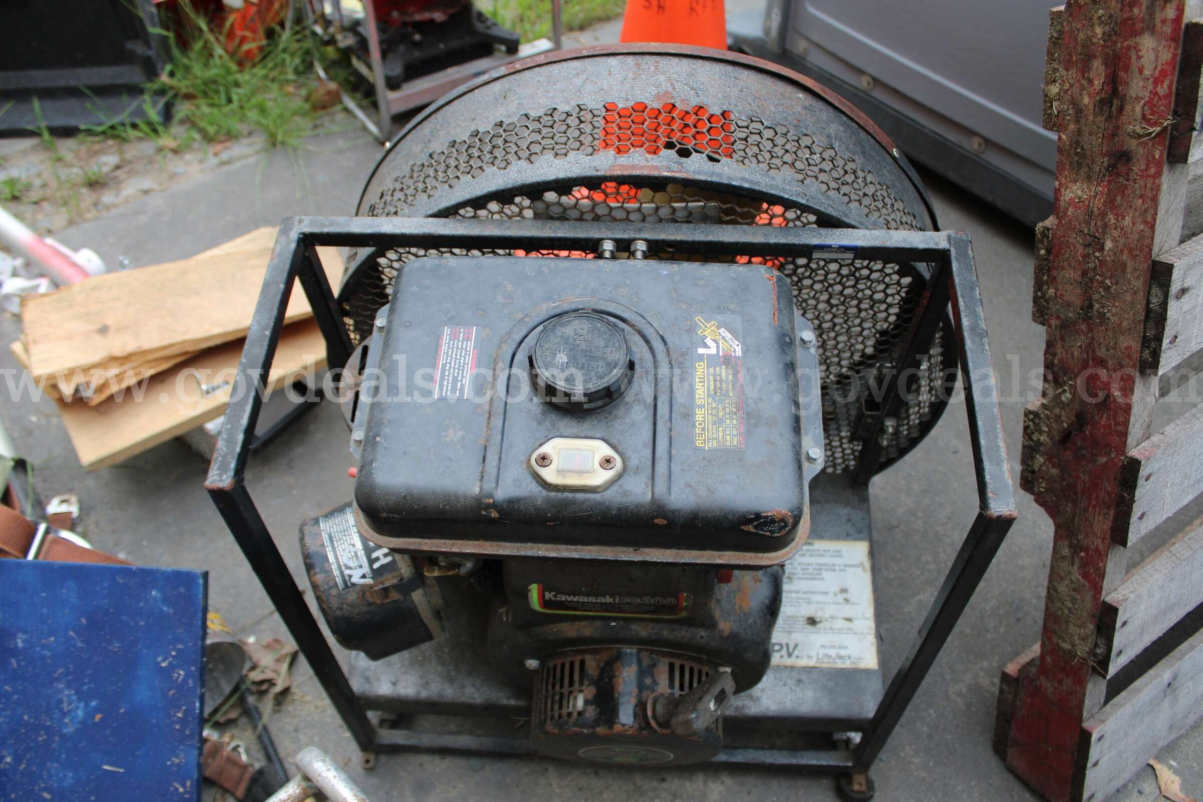 LIFE JACK PPV FAN LIFE JACK KAWASAKI 300 Government Surplus Auction - Photo #2