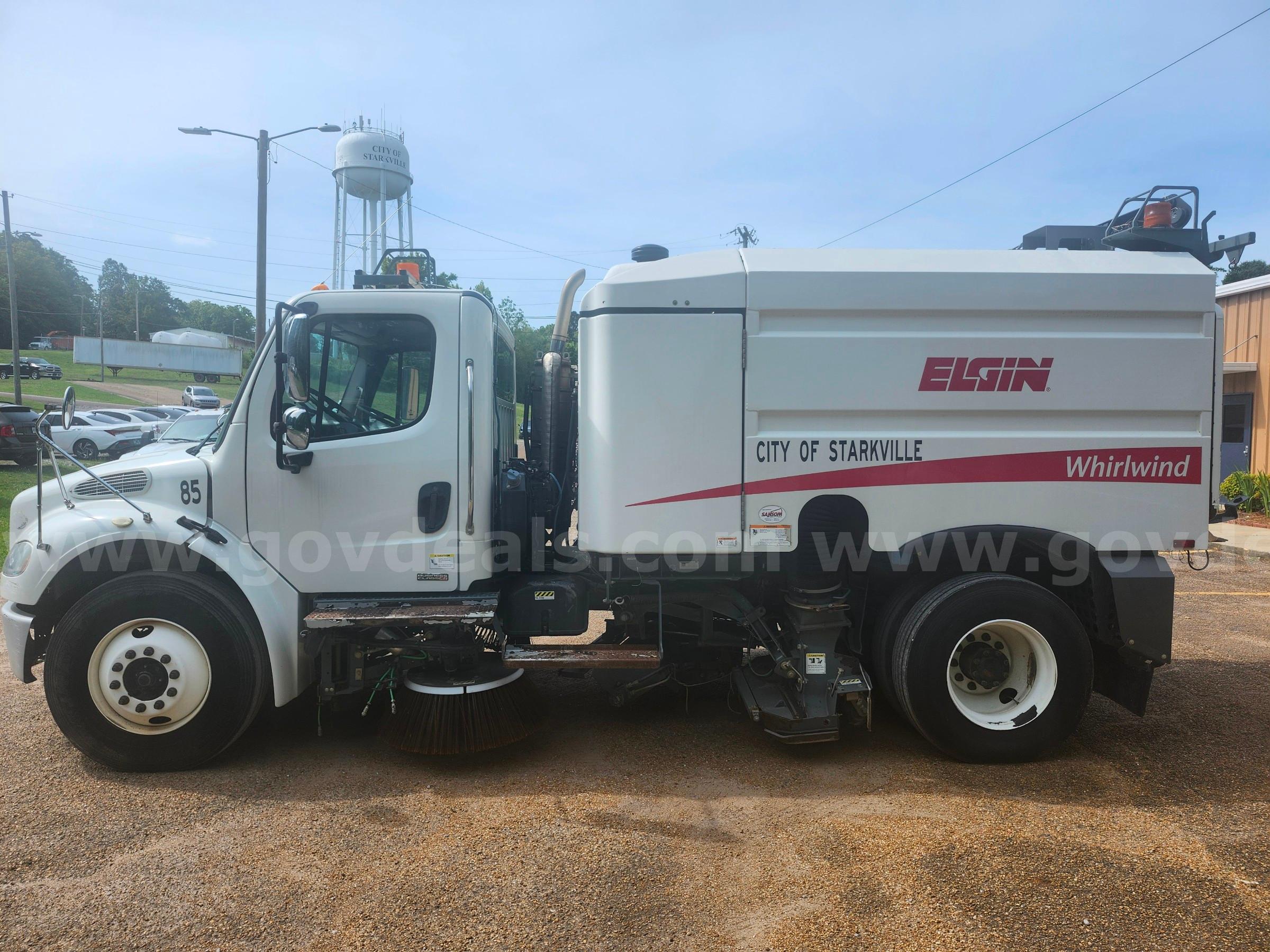 2015 Freightliner M2 106 Freightliner 106 Government Surplus Auction - Photo #4