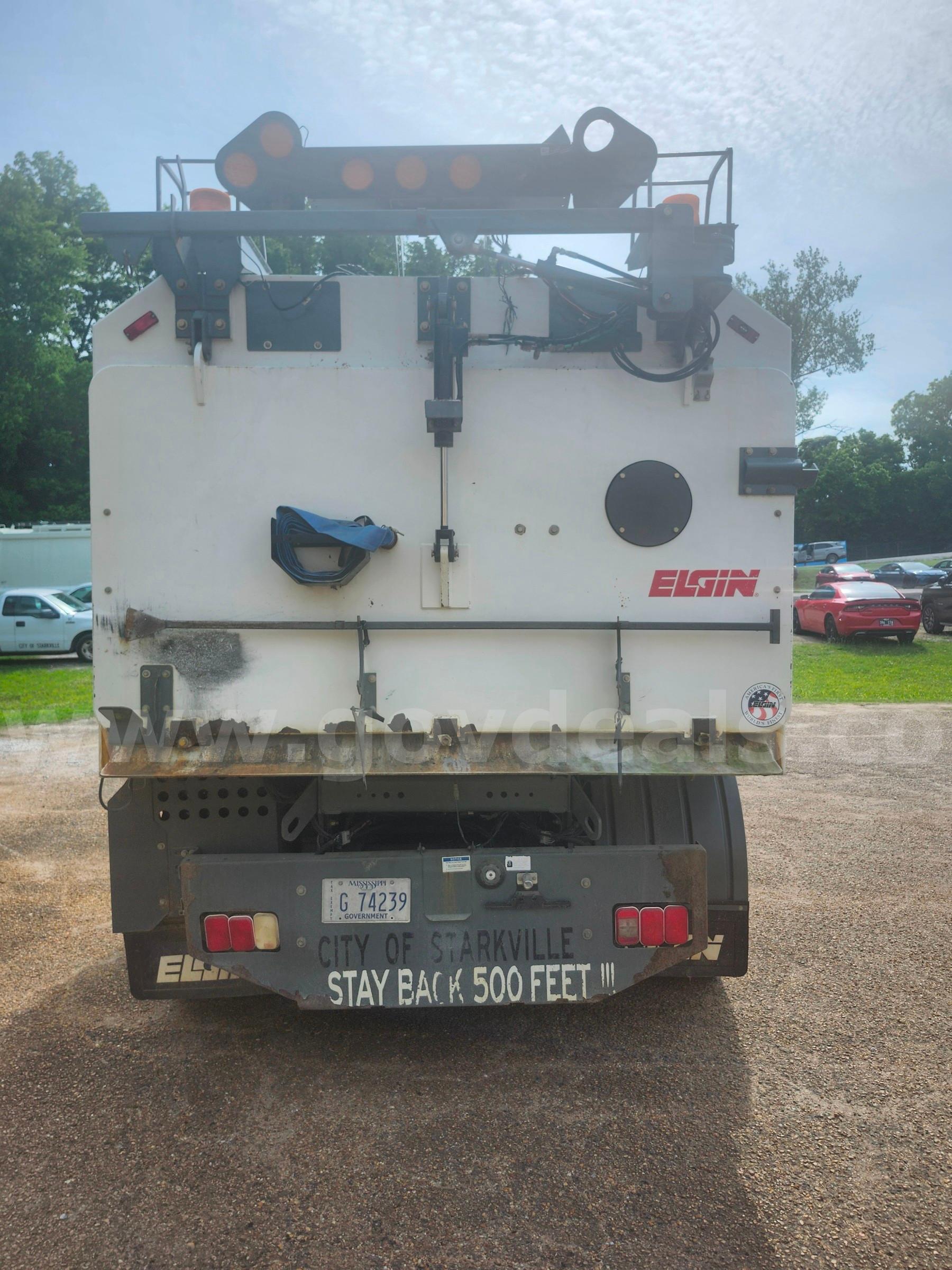 2015 Freightliner M2 106 Freightliner 106 Government Surplus Auction - Photo #5