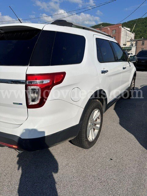 2014 Ford Explorer XLT 4WD Ford Explorer Government Surplus Auction - Photo #4