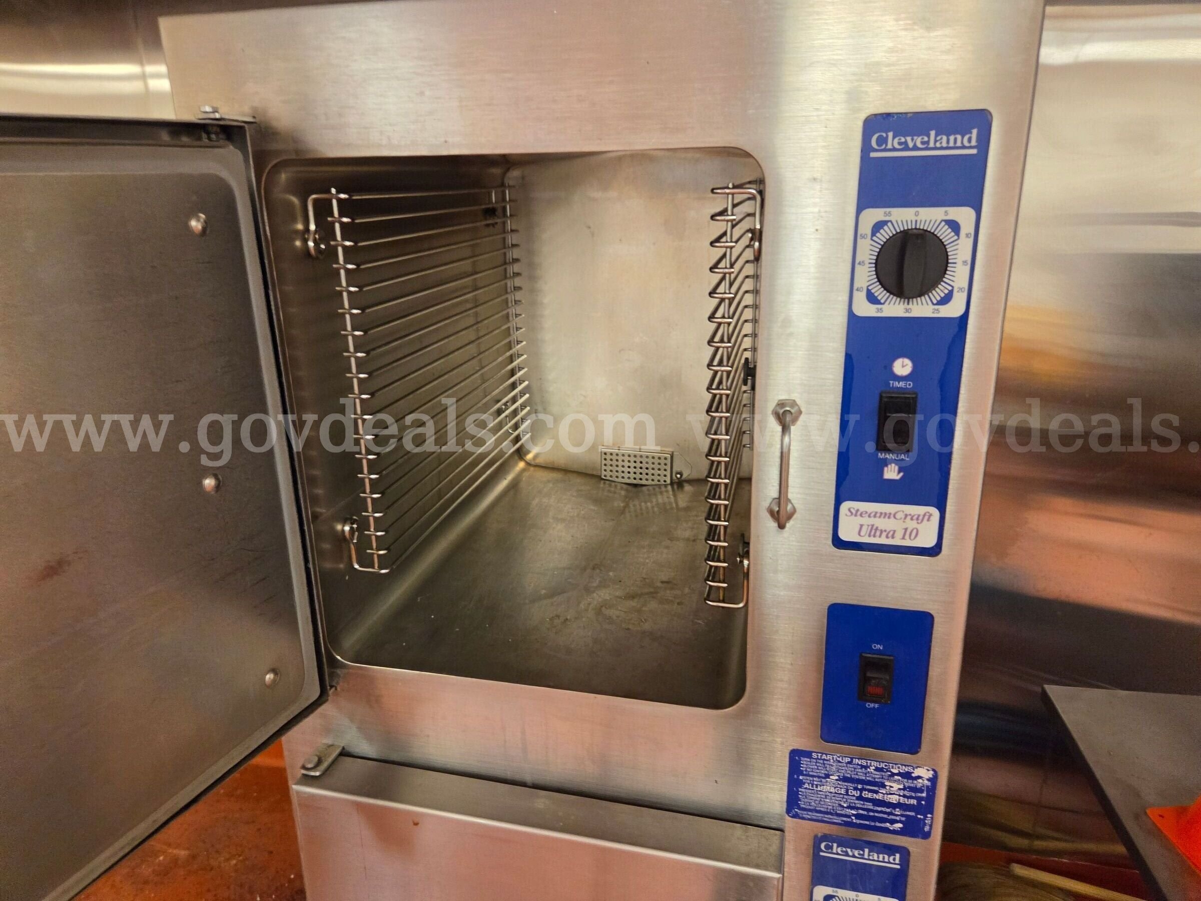 Working Cleveland SteamCraft Ultra 10 Two-Compartment Commercial Convection Steamer   Government Surplus Auction - Photo #3