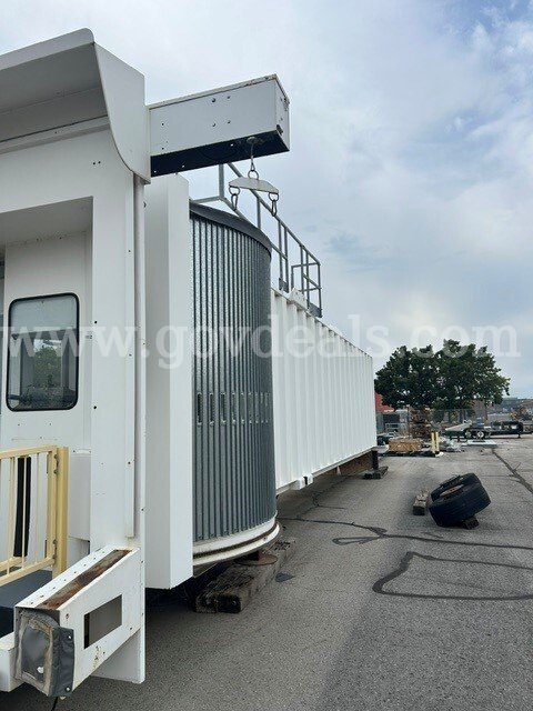 Passenger Boarding Bridge/Jetwalk JBT / Oshkosh AeroTech a3-58/110-125R Government Surplus Auction - Photo #3