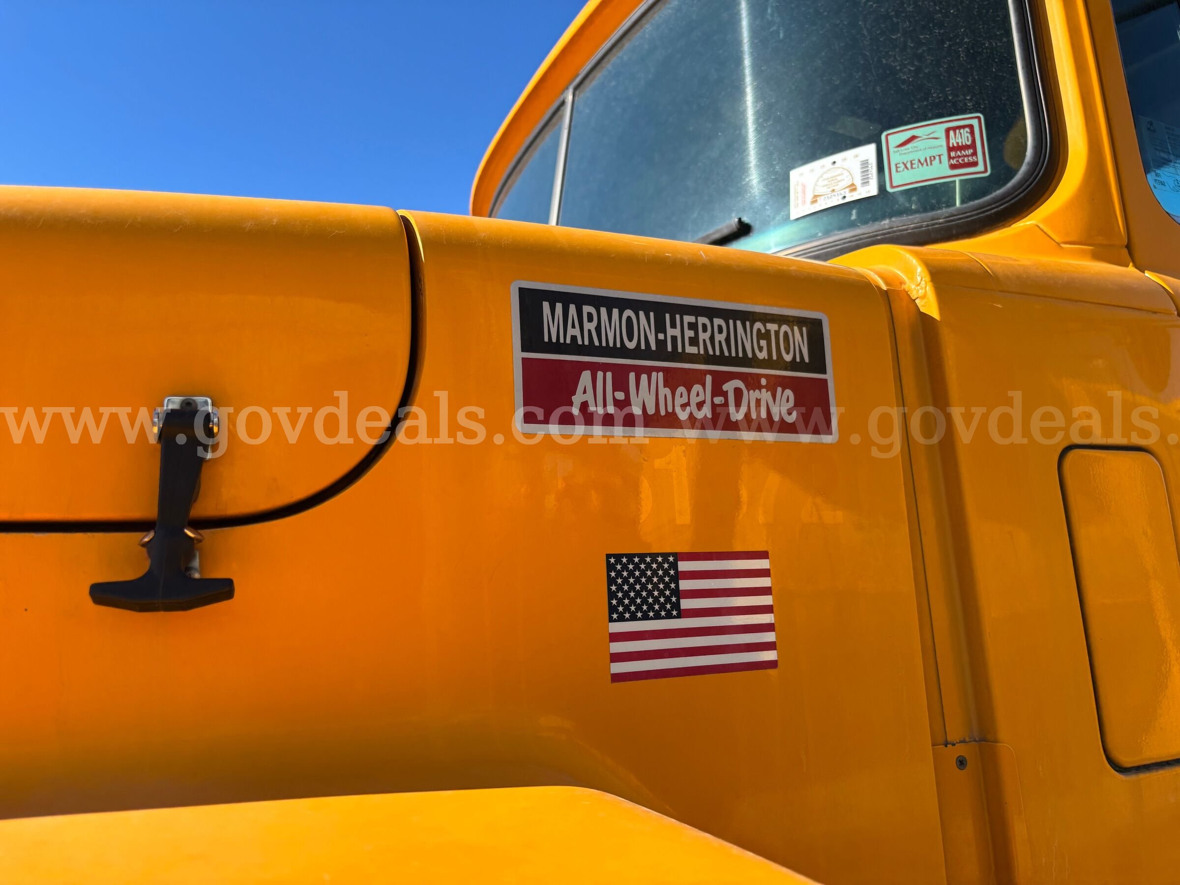 1996 Mack RD688P Mack RD688P Government Surplus Auction - Photo #3