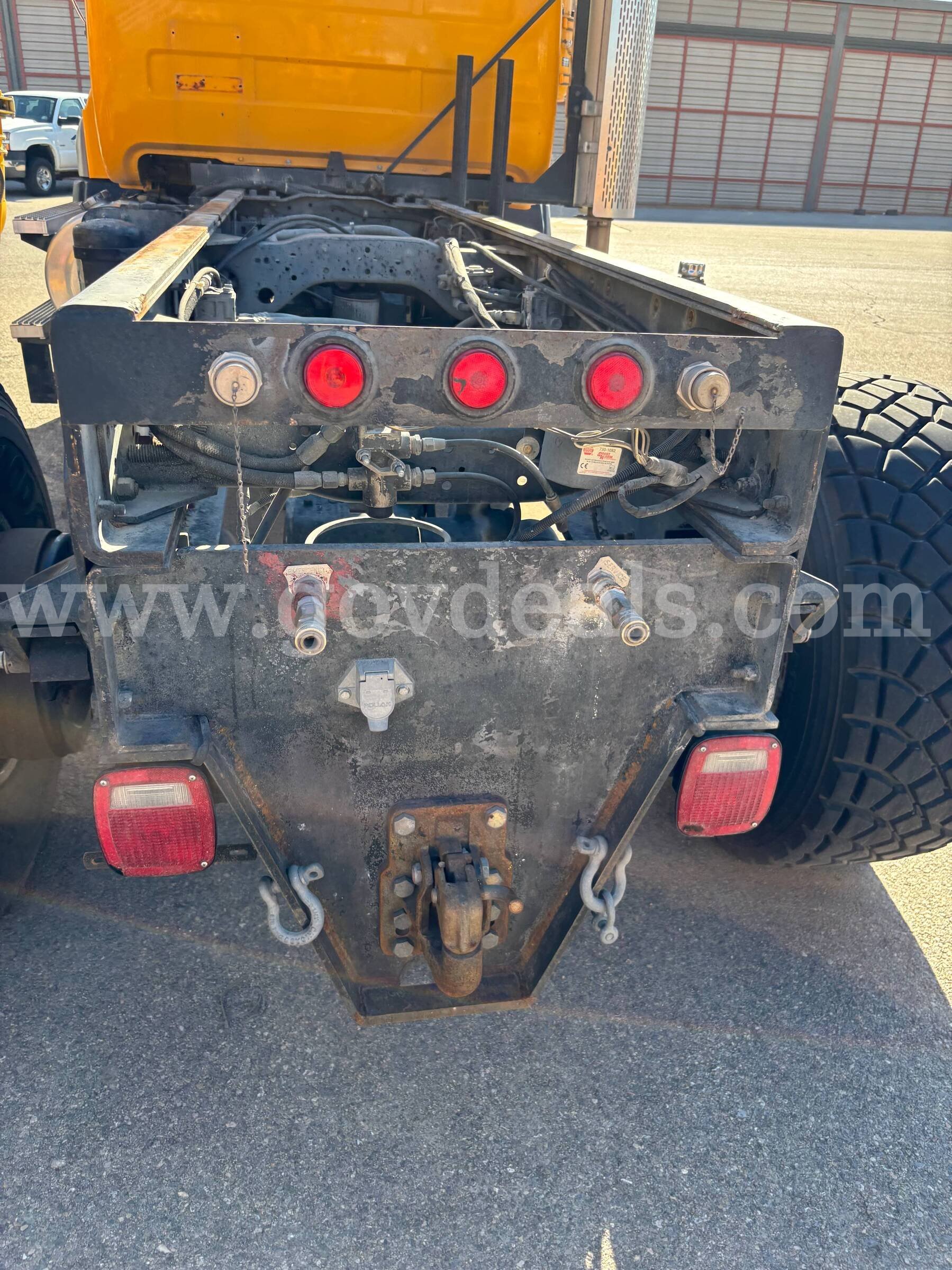 1996 Mack RD688P Mack RD688P Government Surplus Auction - Photo #6