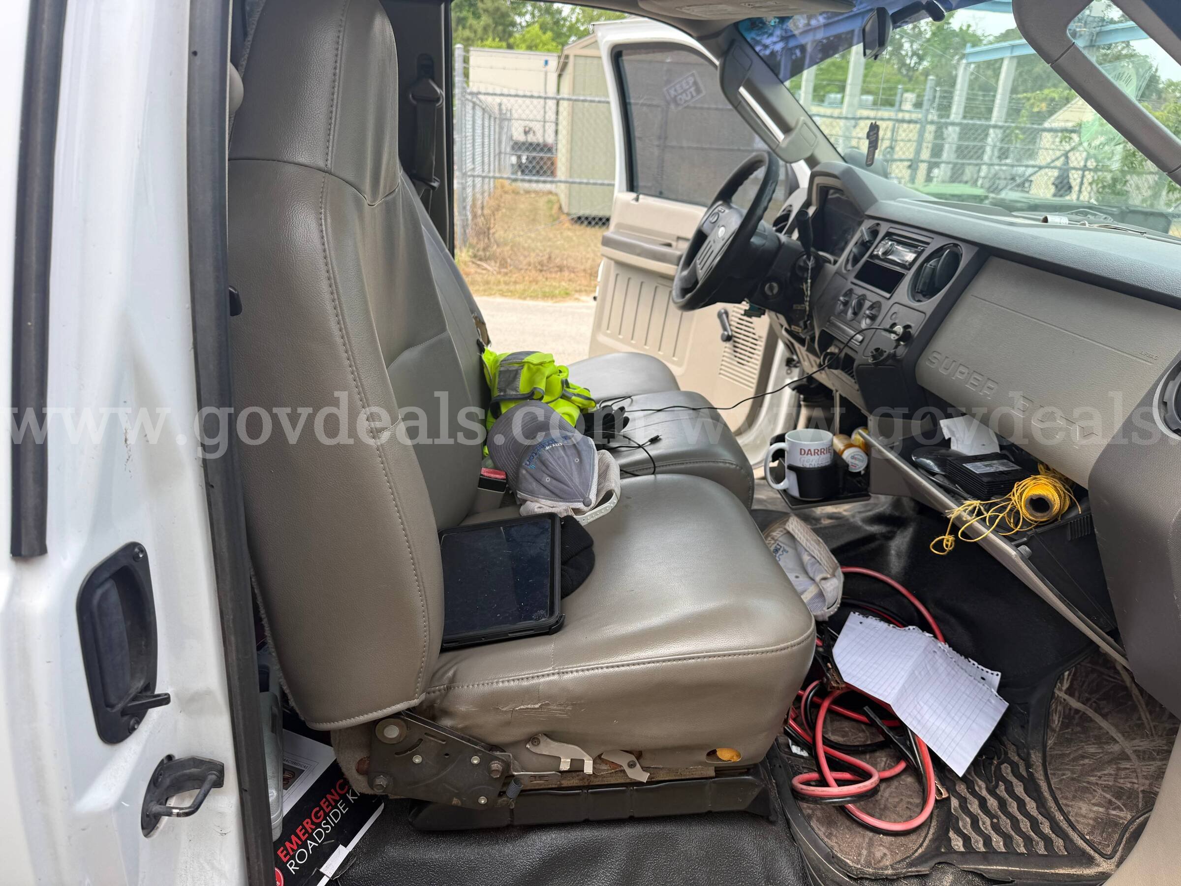 2008 Ford F-250 SD XL SuperCab Long Bed 2WD Ford F-250 Government Surplus Auction - Photo #2