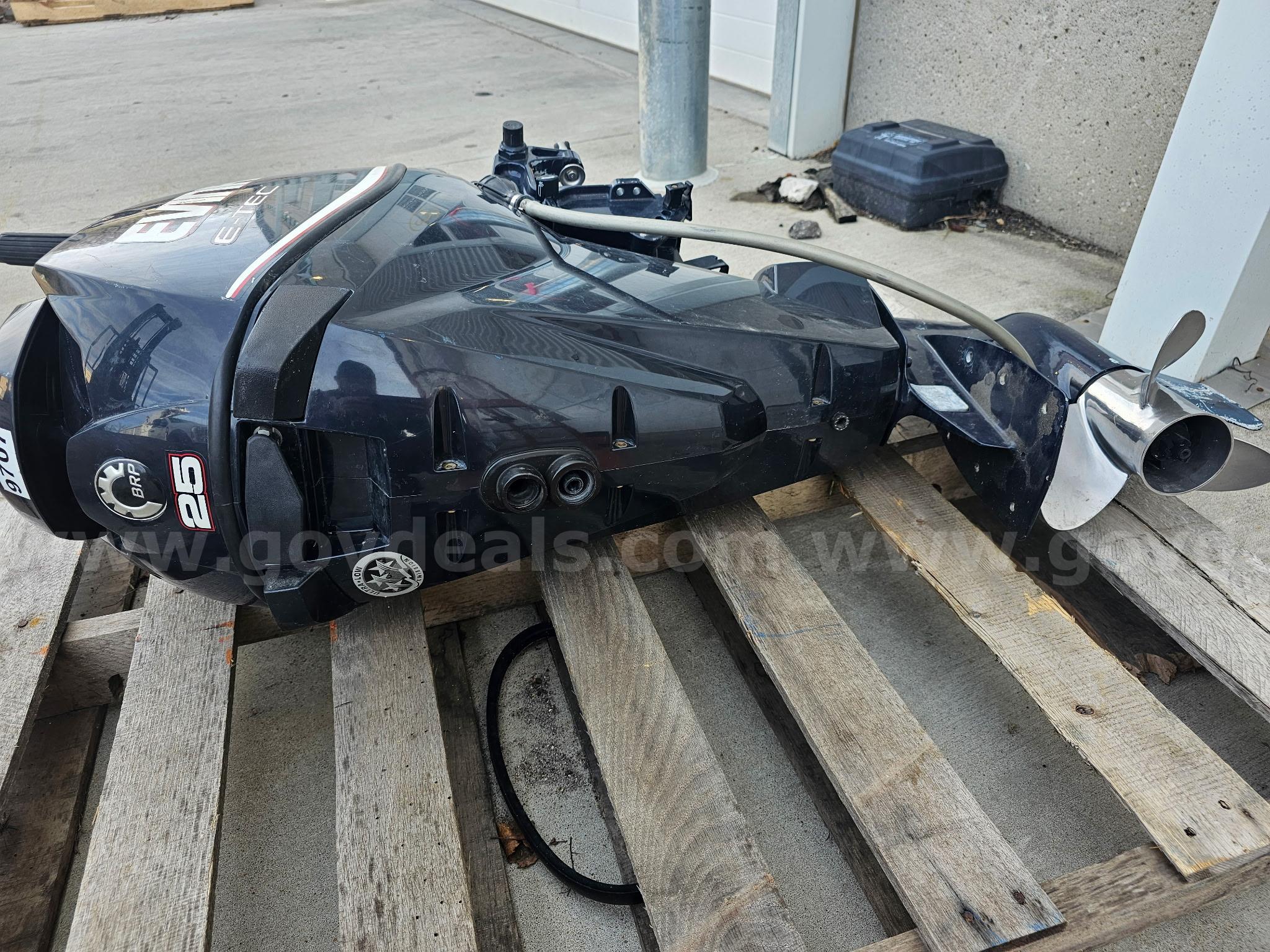 Evinrude E-tec 25 Evinrude E25DRISC Government Surplus Auction - Photo #5