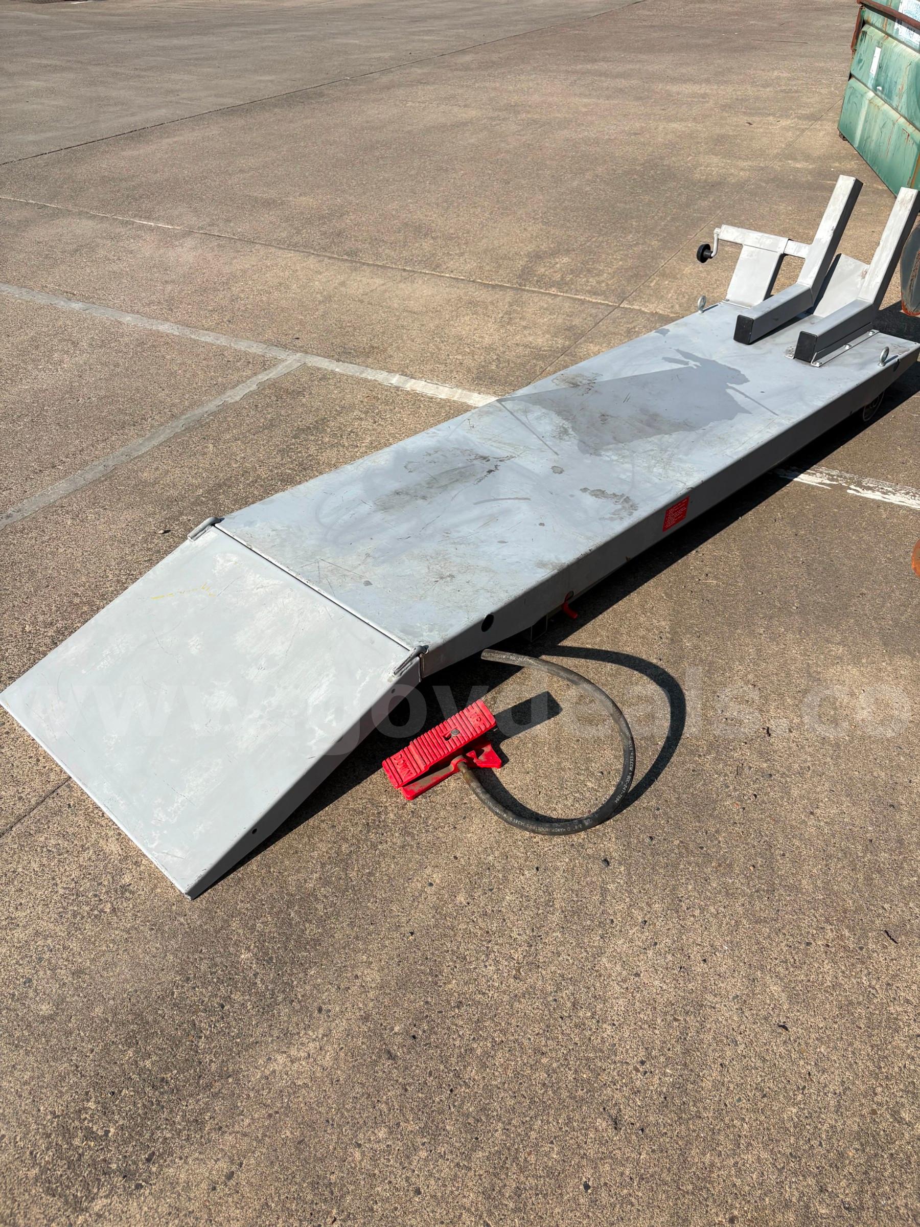 Handy Standard 1000 Air Lift Motorcycle Table