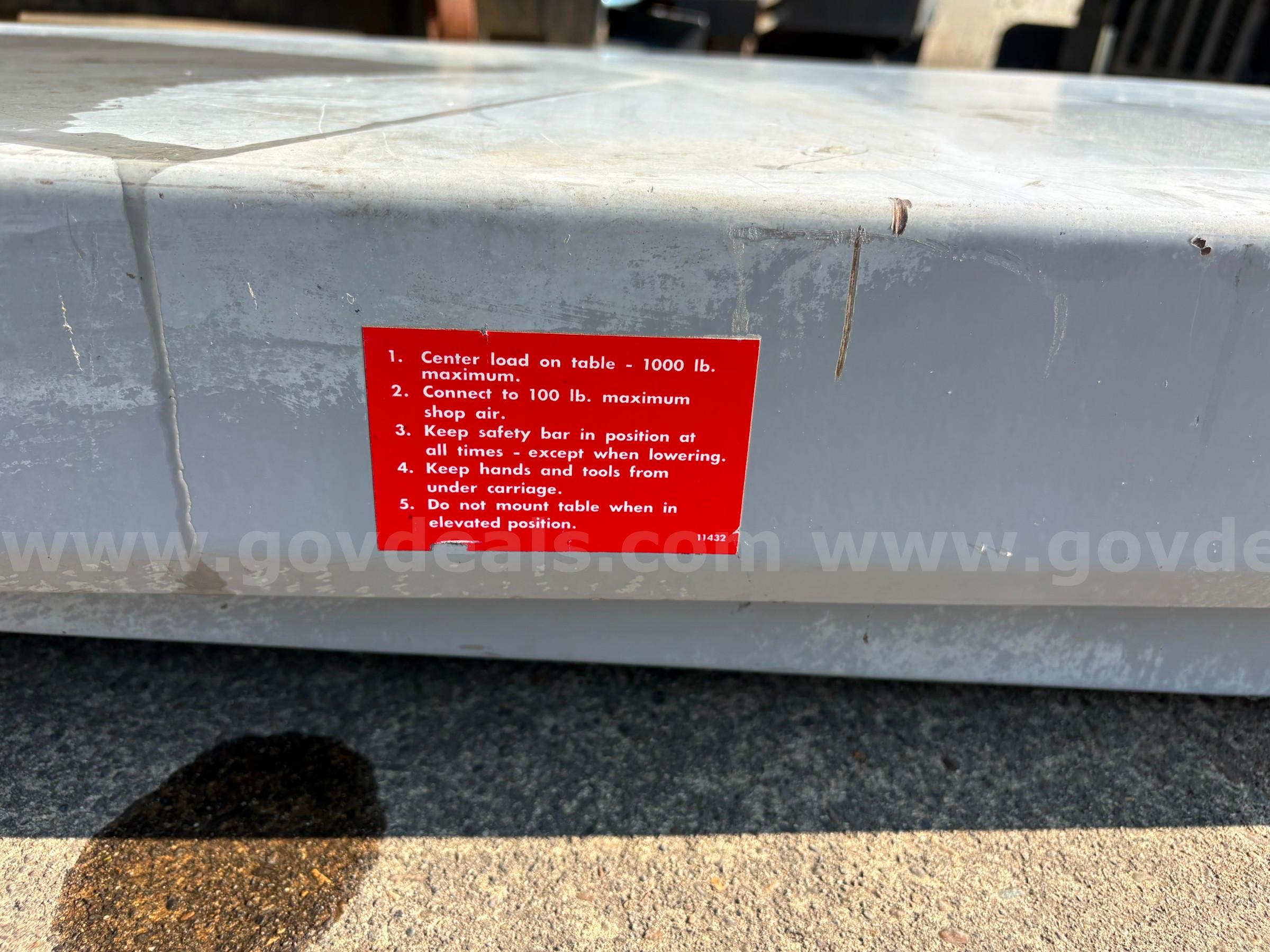 Handy Standard 1000 Air Lift Motorcycle Table Handy  Government Surplus Auction - Photo #6