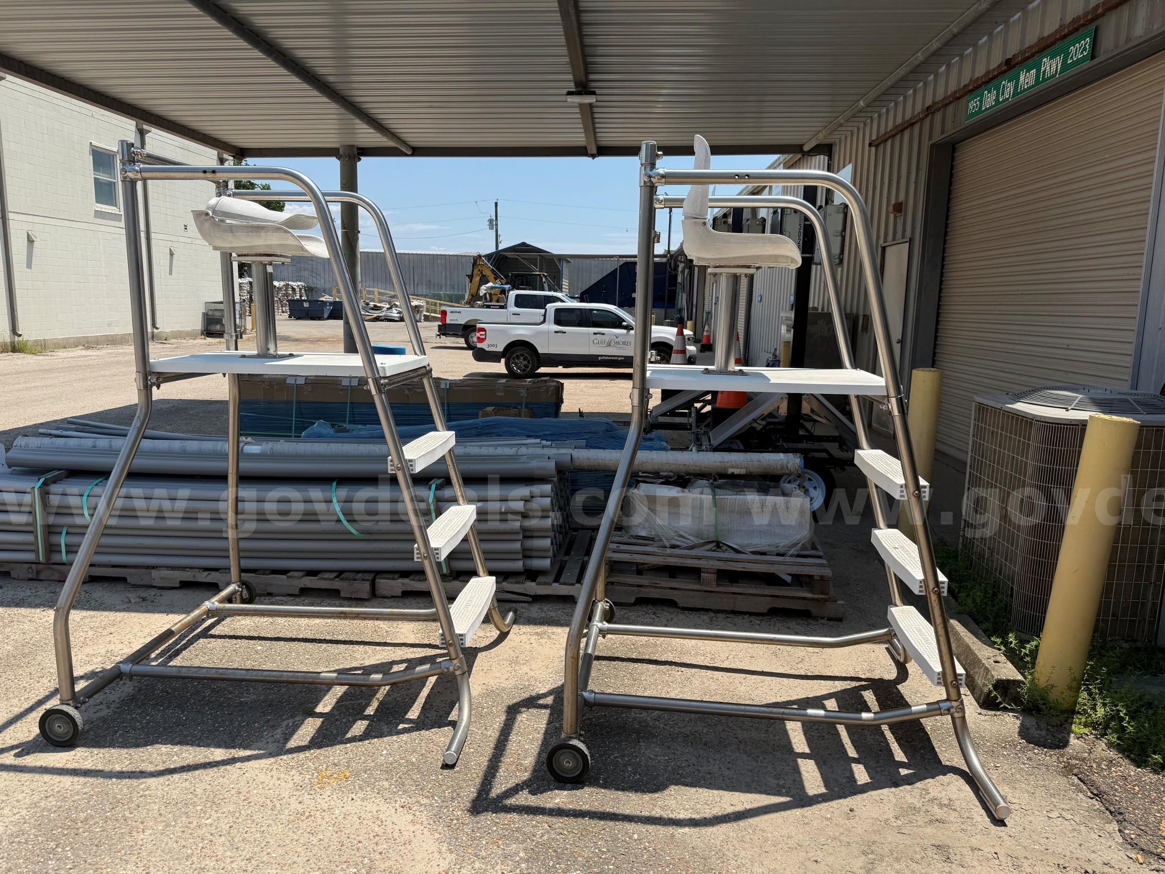 LIFEGUARD STANDS