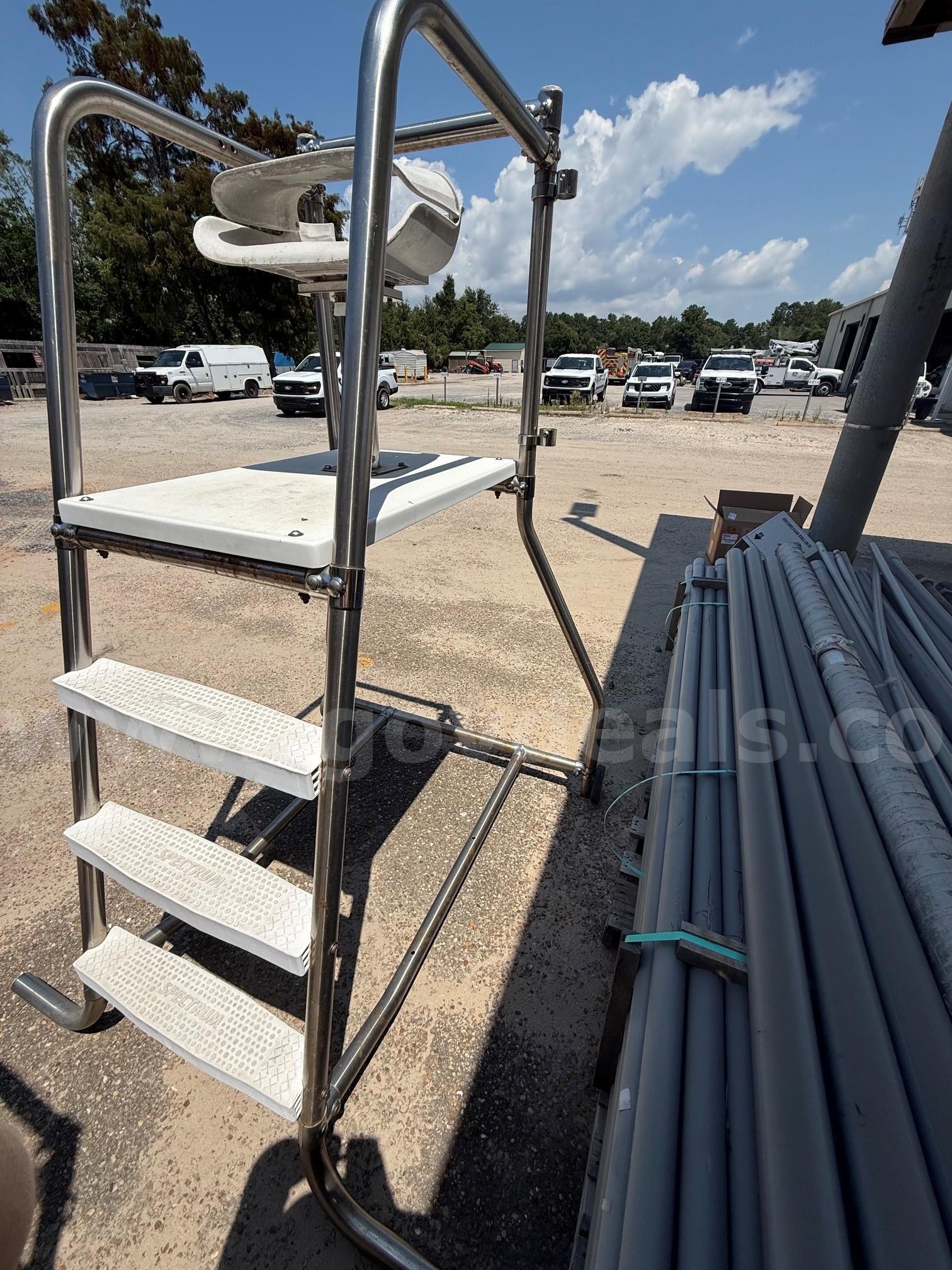LIFEGUARD STANDS SPECTRUM  Government Surplus Auction - Photo #6