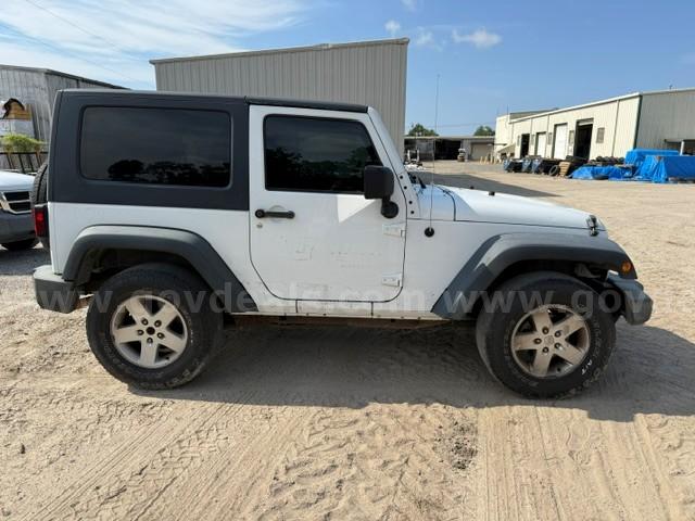 2011 Jeep Wrangler (3070) Jeep 3070 Government Surplus Auction - Photo #2