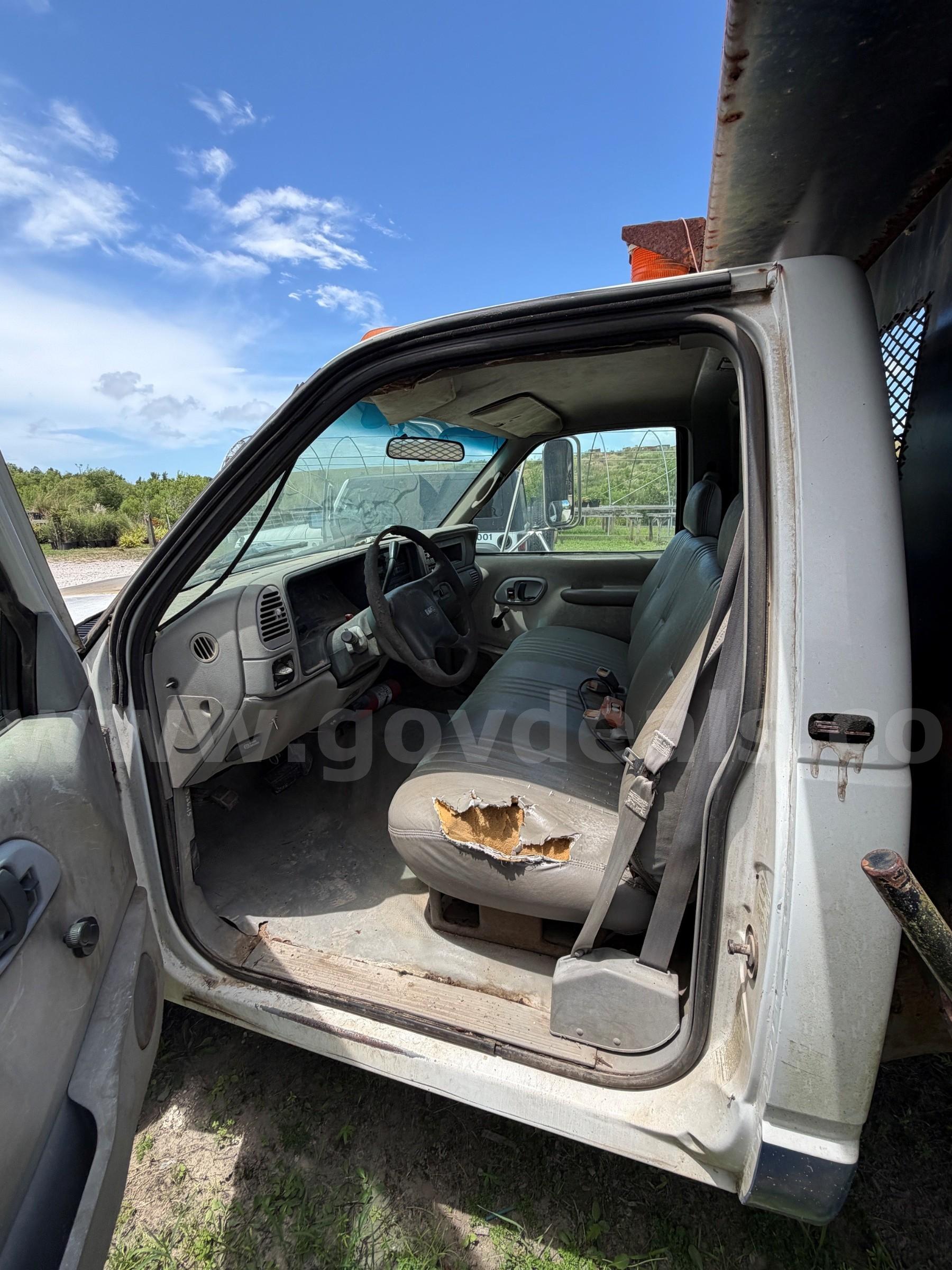 2000 GMC Sierra Classic 3500 (8100) GMC Sierra Government Surplus Auction - Photo #5