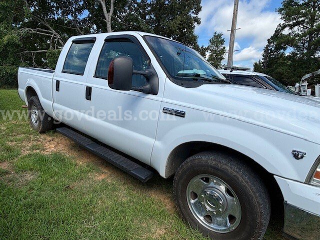 2006 Ford F-250 SD Ford F-250 Government Surplus Auction - Photo #2