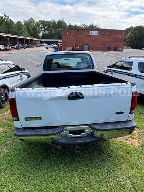 2006 Ford F-250 SD Ford F-250 Government Surplus Auction - Photo #3