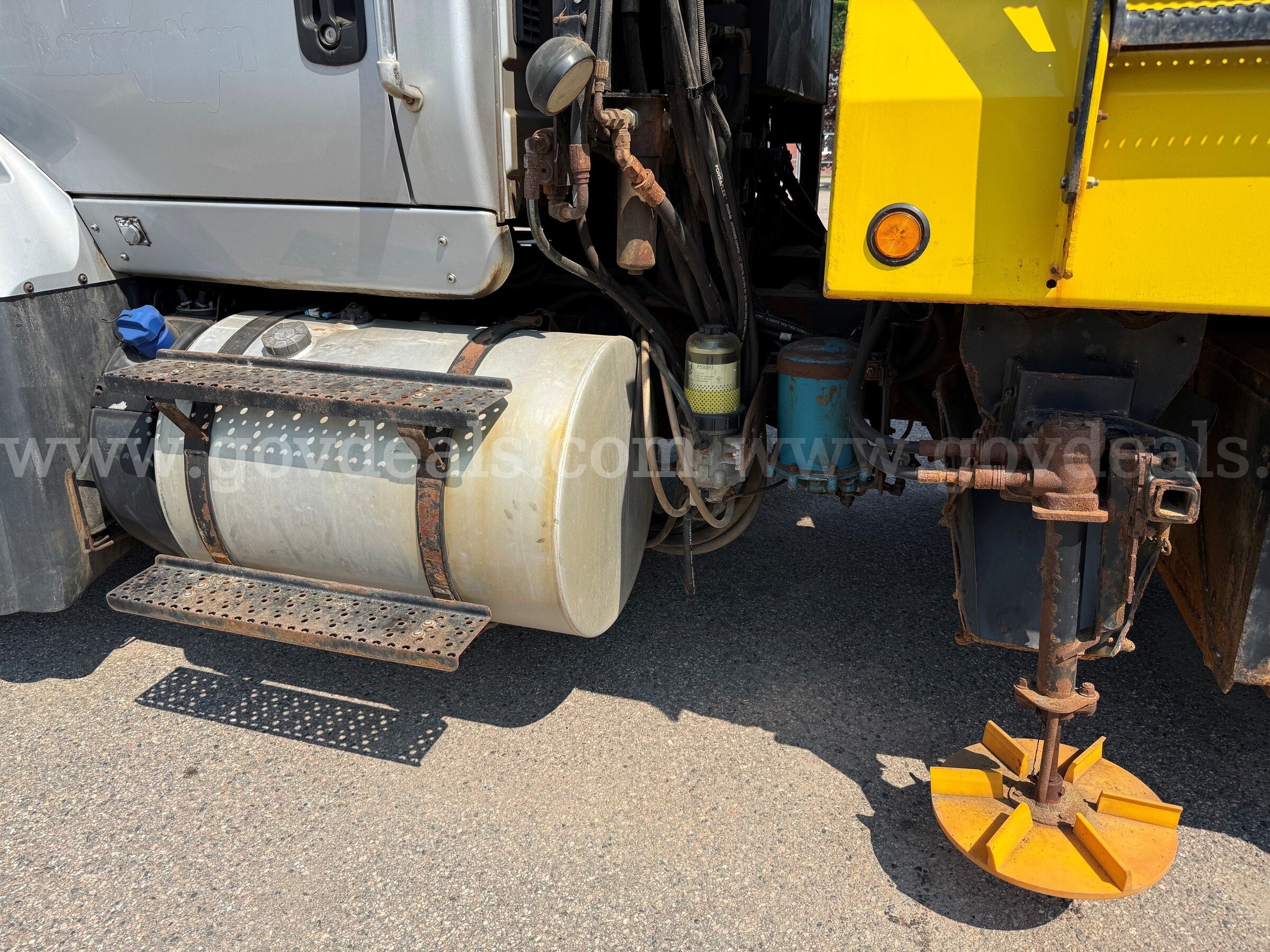 2015 International Tandem SF567 Plow Truck International SF567 Government Surplus Auction - Photo #6