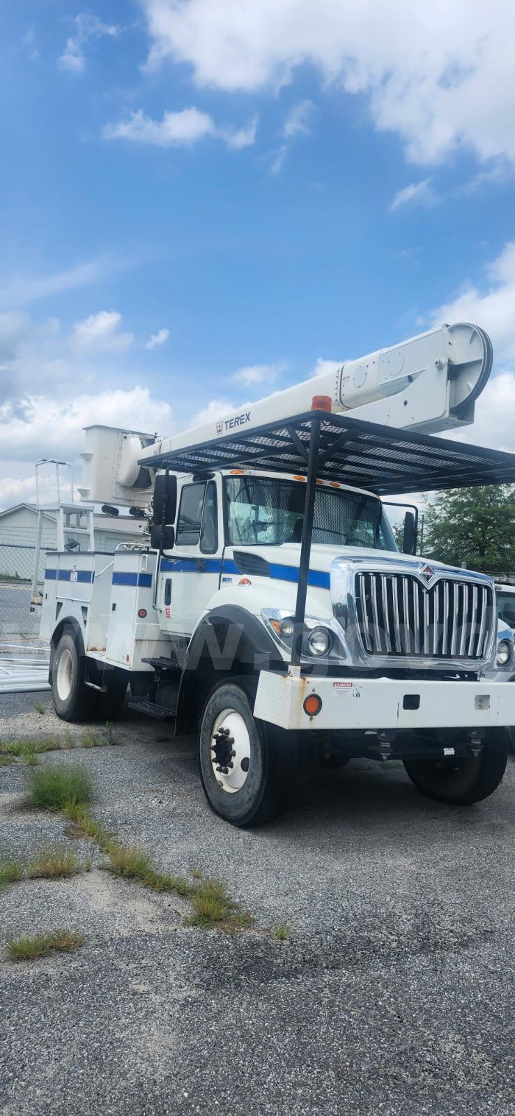 2012 International 7300 Bucket Truck International 7300 Government Surplus Auction - Photo #3
