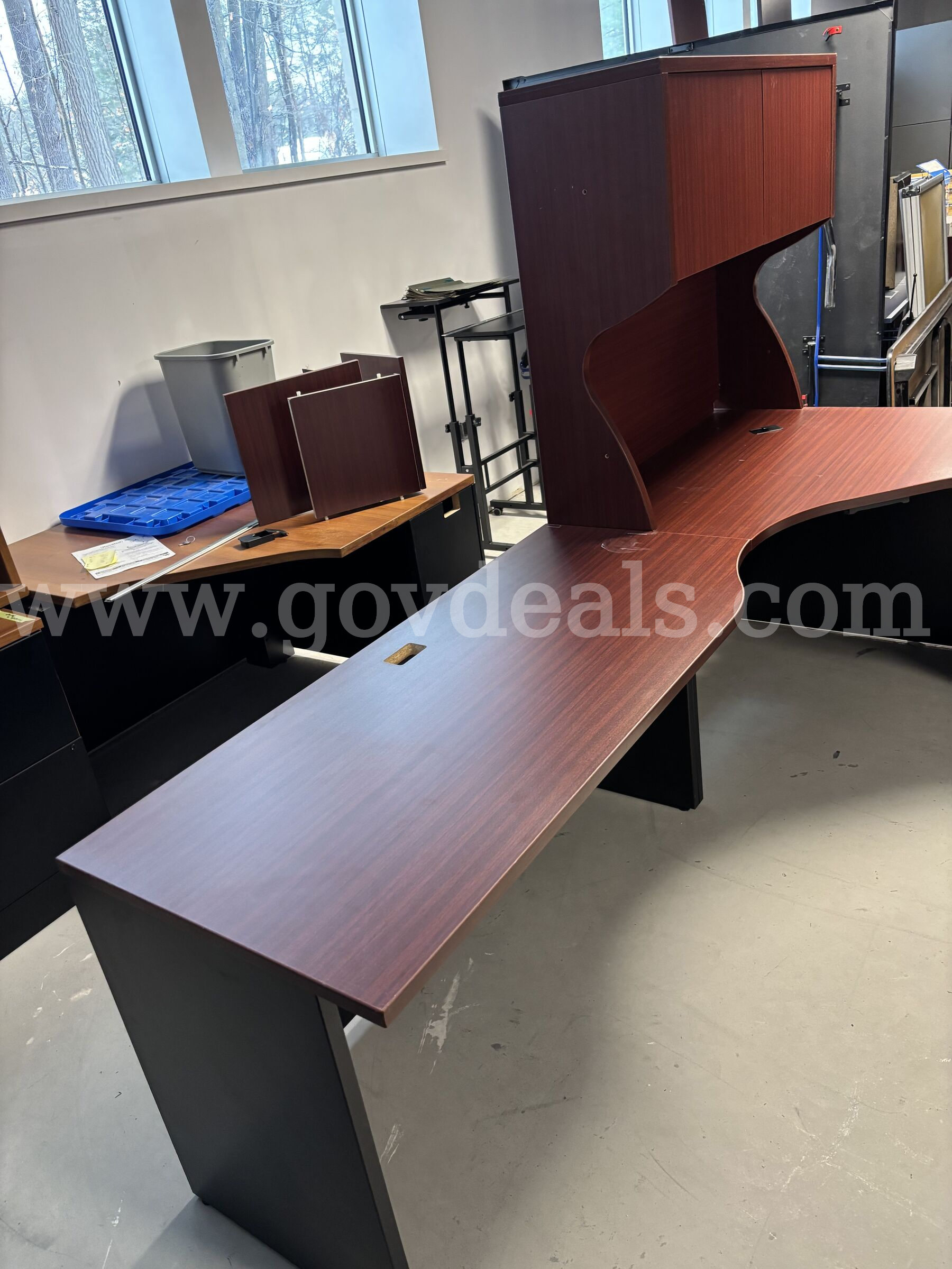 5 Piece Desk Set   Government Surplus Auction - Photo #5