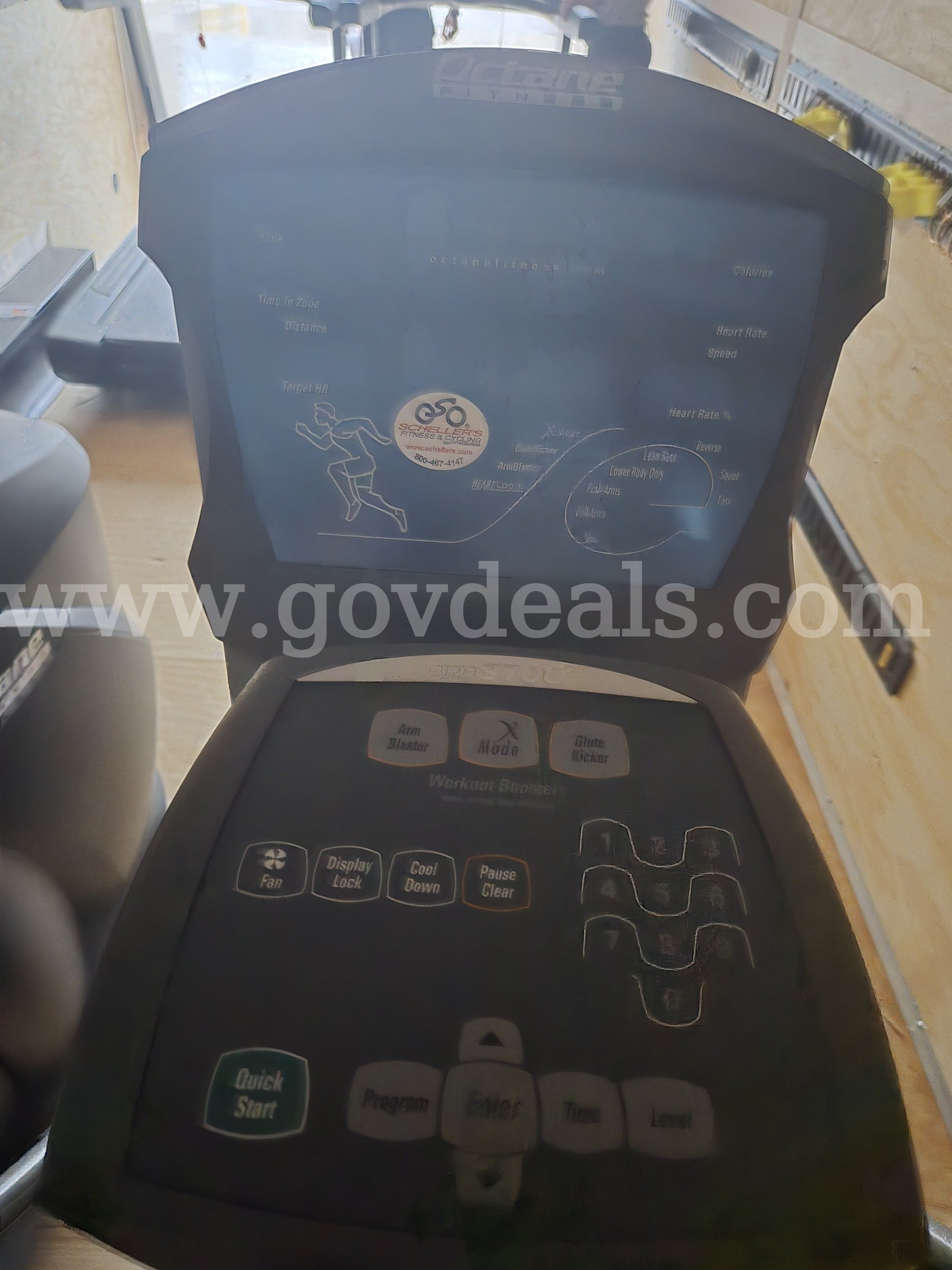 OCTANE FITNESS ELLIPTICAL TRAINER   Government Surplus Auction - Photo #5