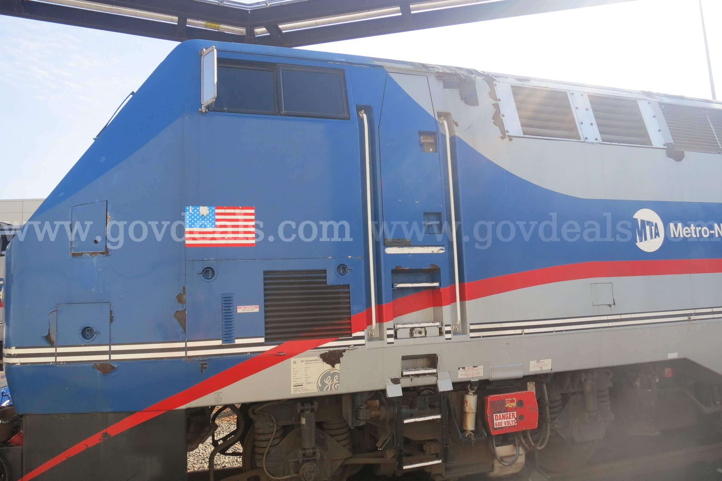 1992 P32AC-DM GENESIS Series Passenger Locomotive Genesis P32AC-DM Government Surplus Auction - Photo #3