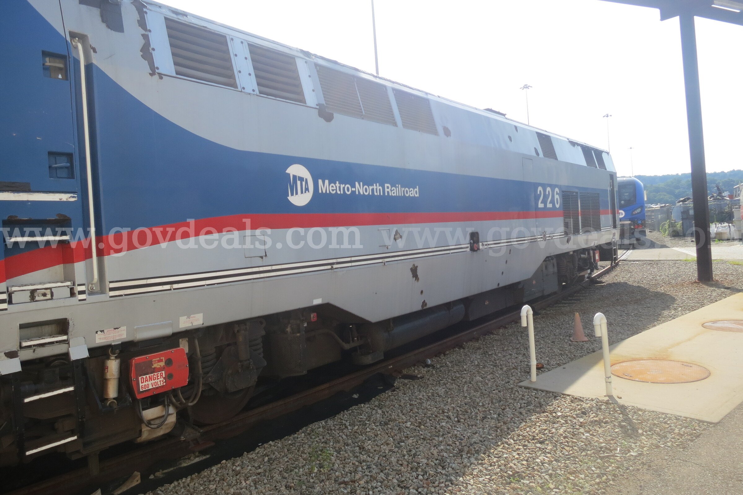 1992 P32AC-DM GENESIS Series Passenger Locomotive Genesis P32AC-DM Government Surplus Auction - Photo #4