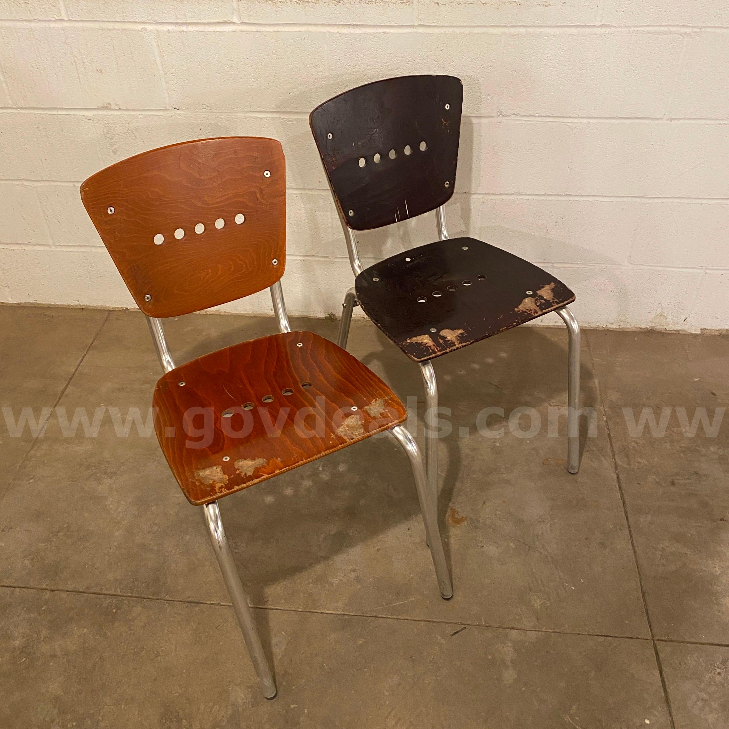 Vintage table and chairs from NY's Grand Central Station N/A N/A Government Surplus Auction - Photo #6