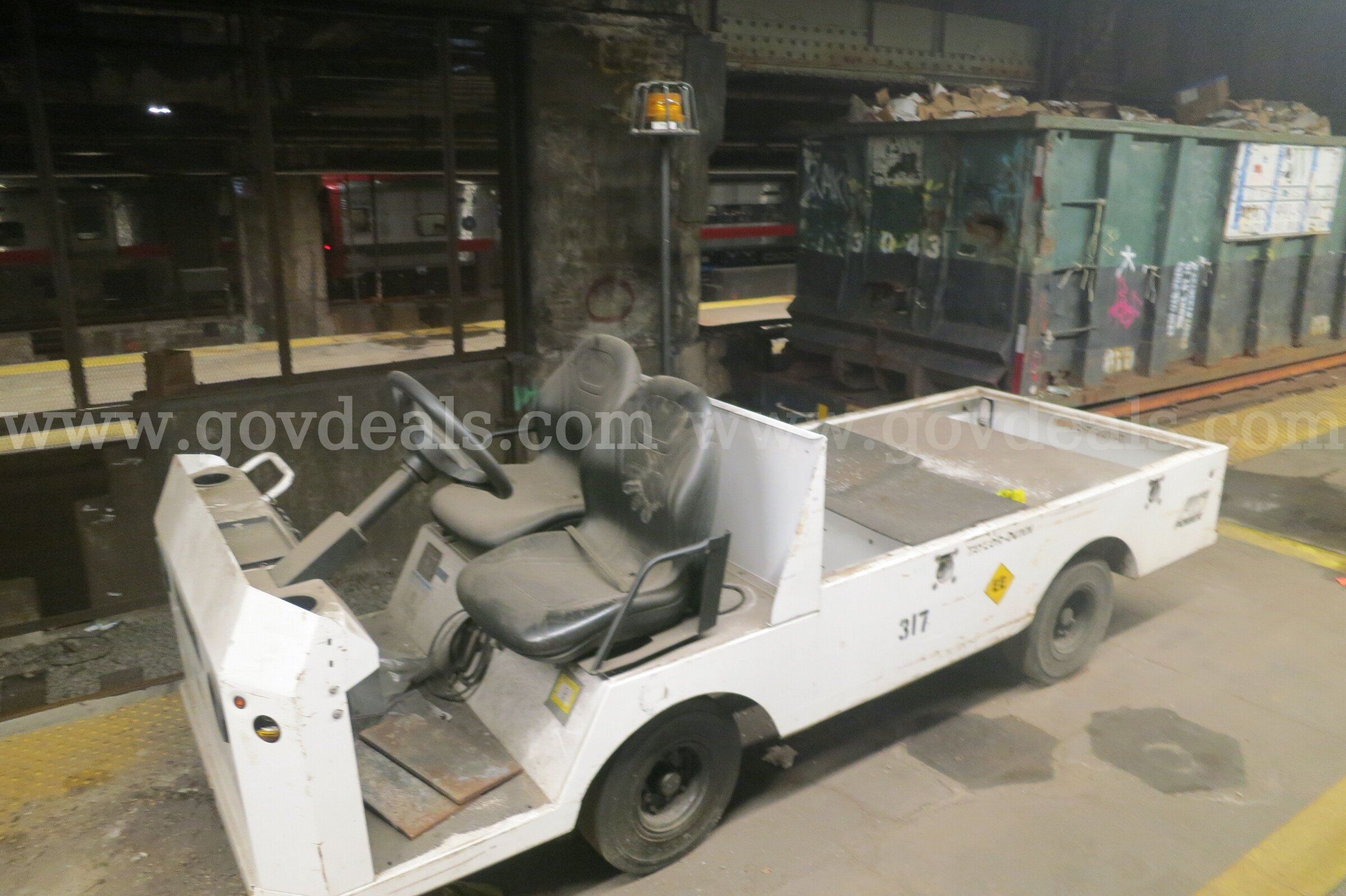 Taylor-Dunn electric cart (#317) Taylor-Dunn 317 Government Surplus Auction - Primary Photo