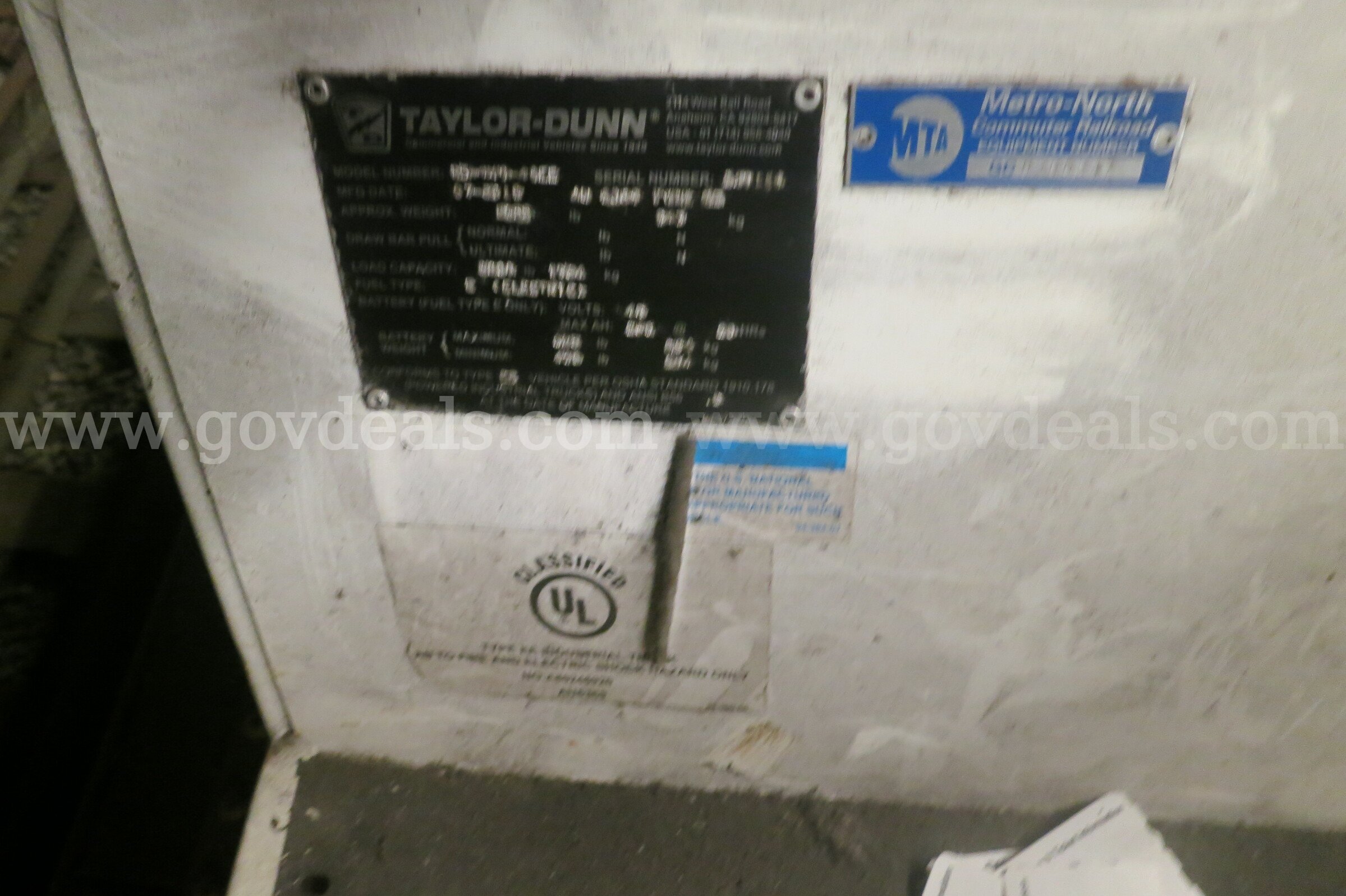 Taylor-Dunn electric cart (#318) Taylor-Dunn 318 Government Surplus Auction - Photo #5