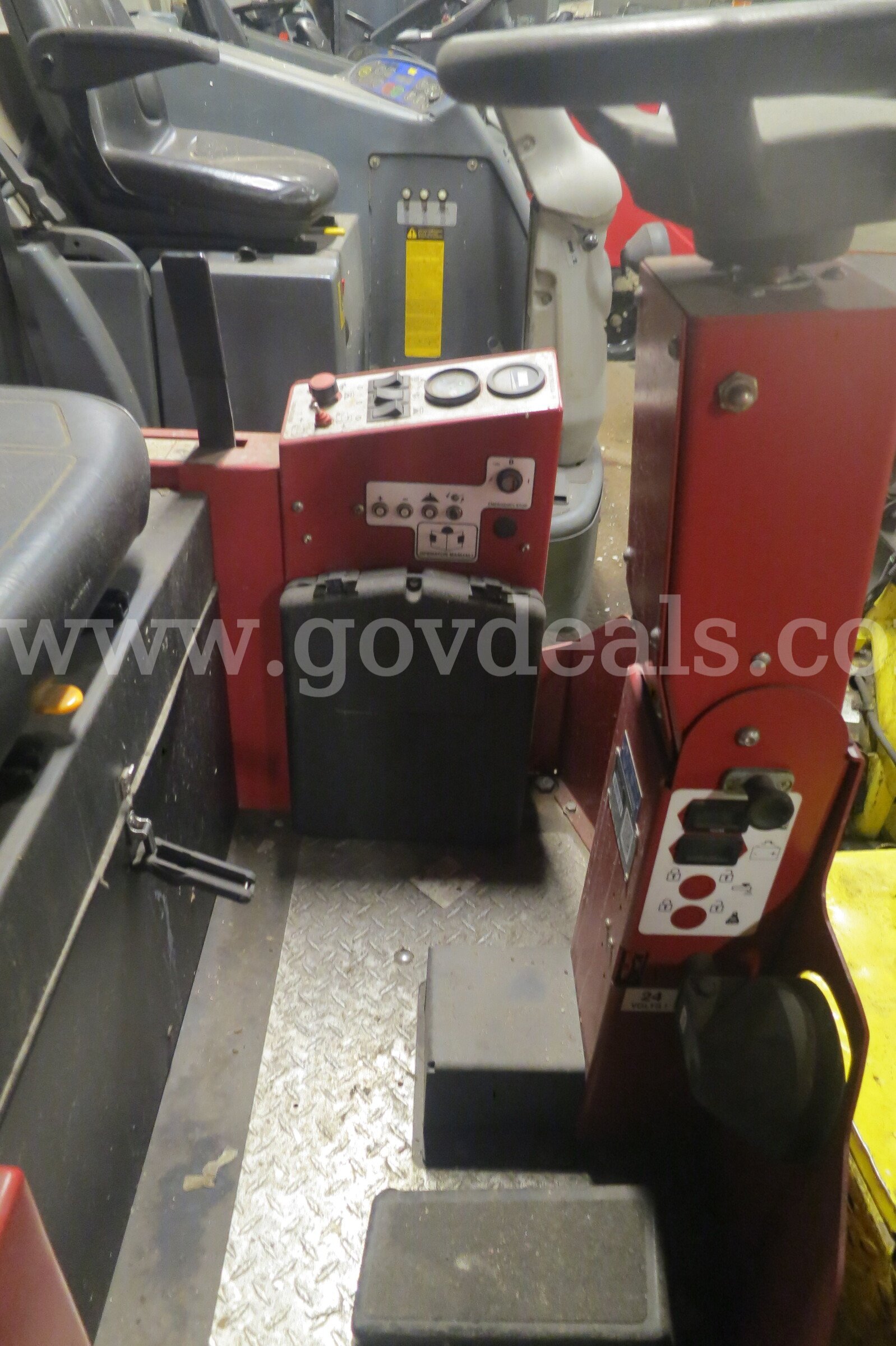 Bortex floor sweeper (#356) Bortex 356 Government Surplus Auction - Photo #5