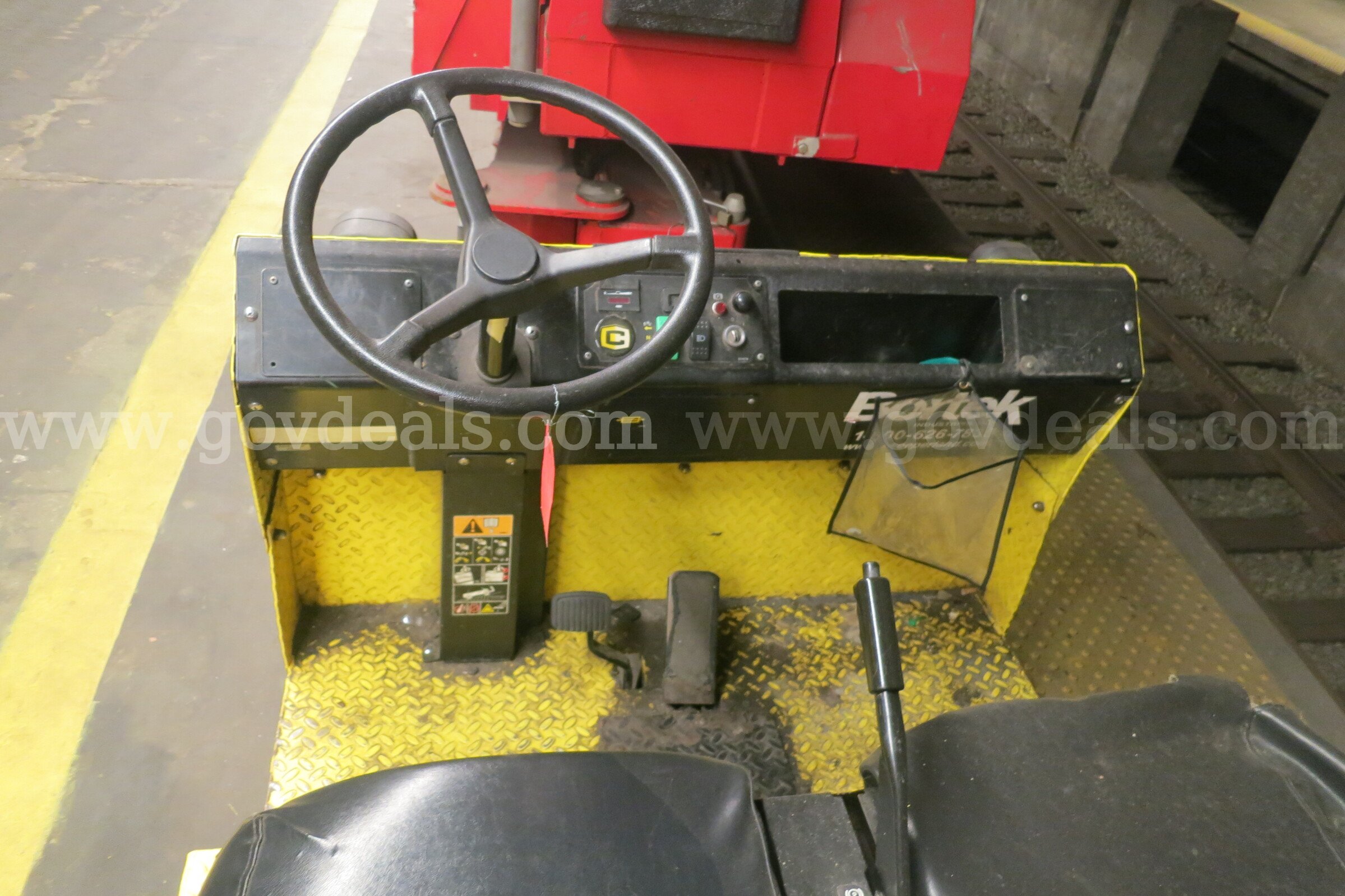 Cushman Electric cart (#264) Cushman 264 Government Surplus Auction - Photo #5