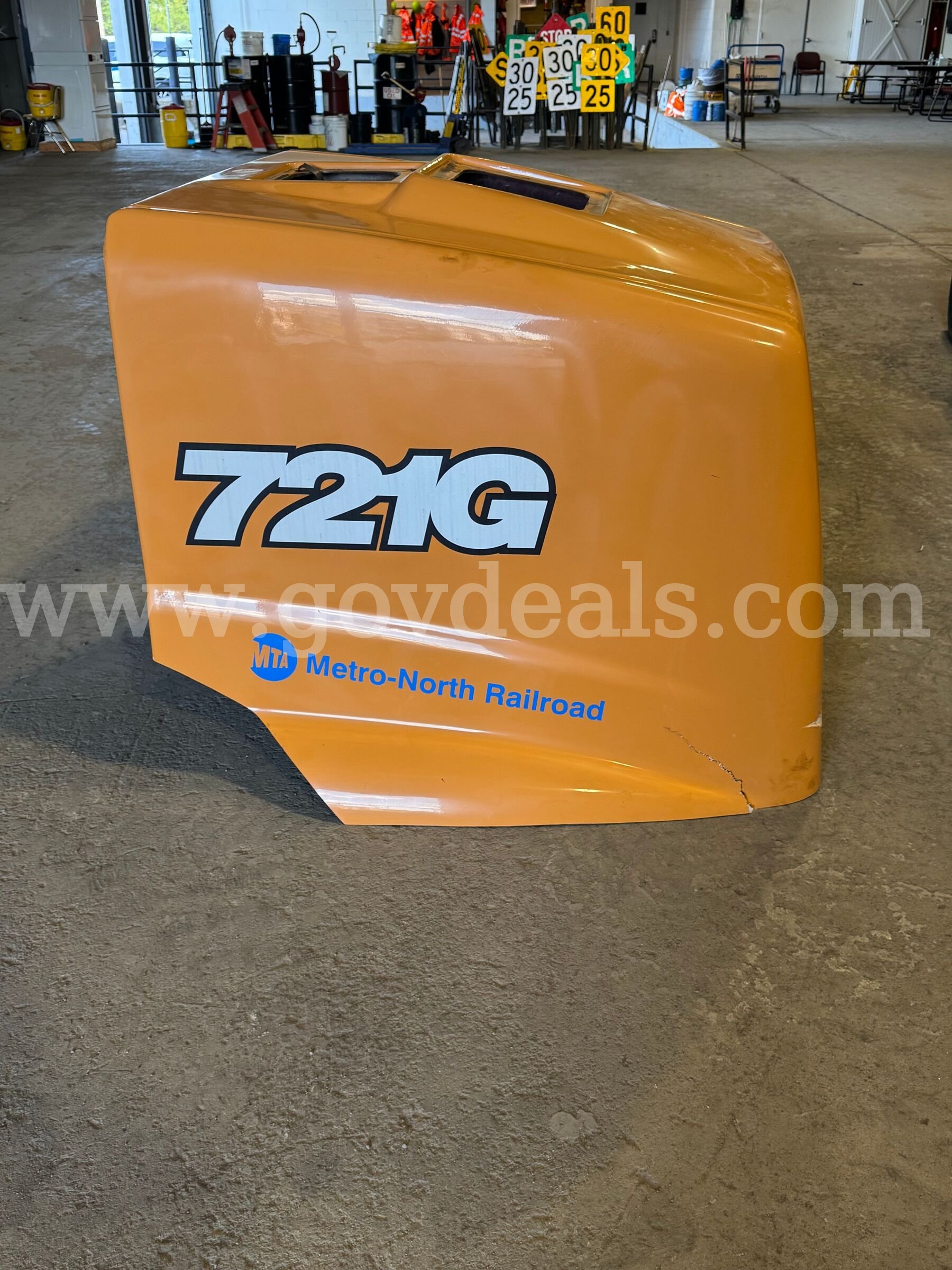 Case Loader 721G Hood only Case 721G Government Surplus Auction - Primary Photo